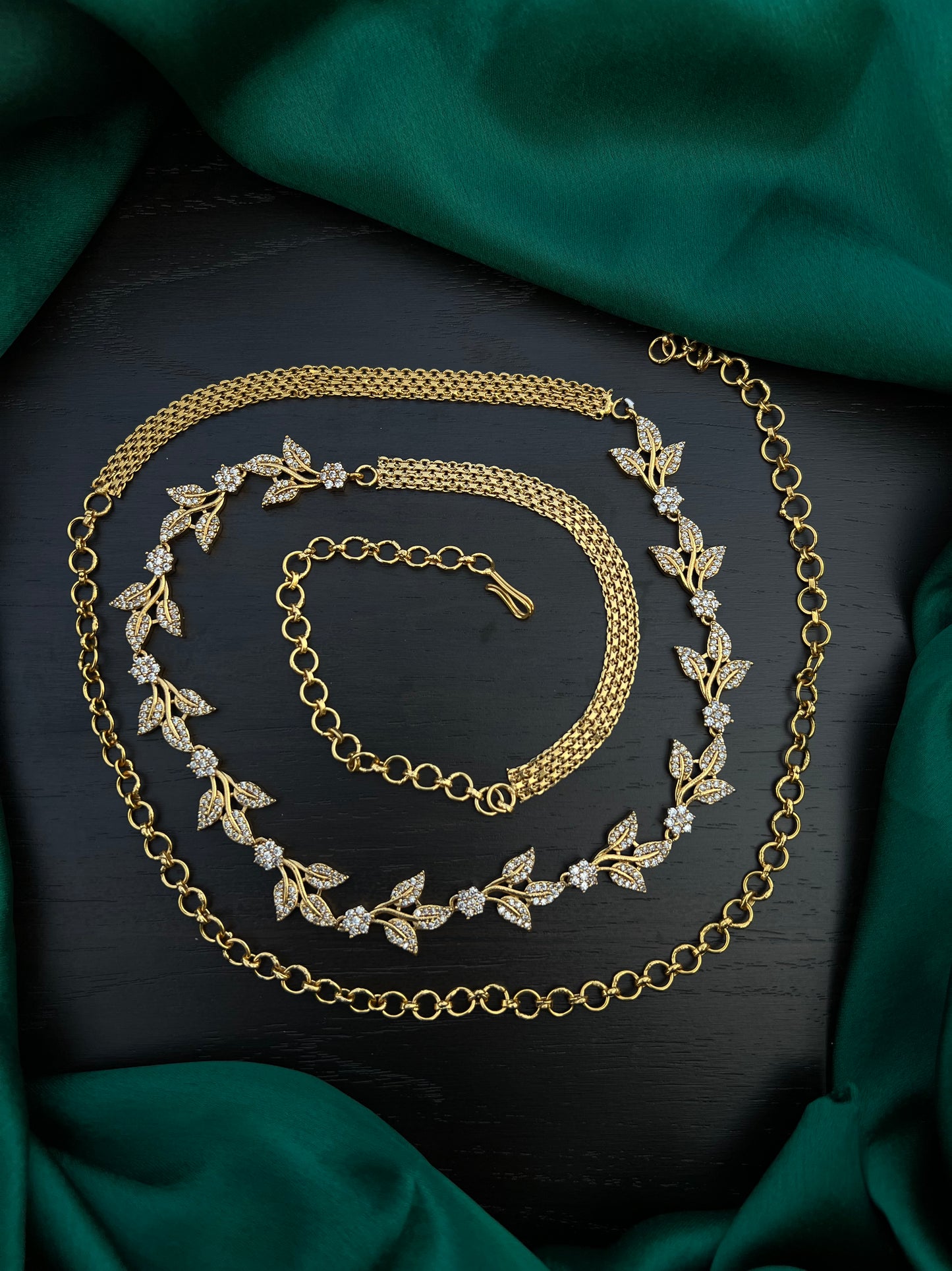 HIP CHAIN