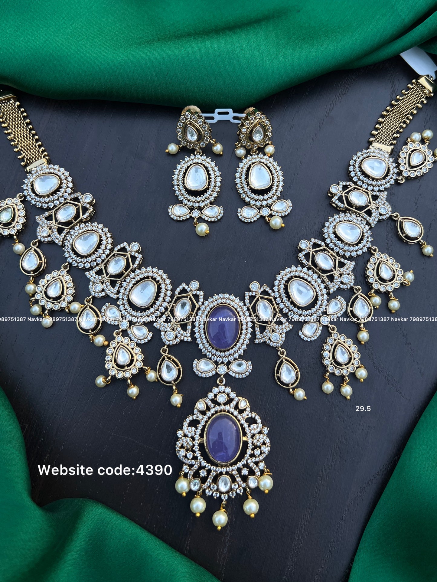 Victoria necklace