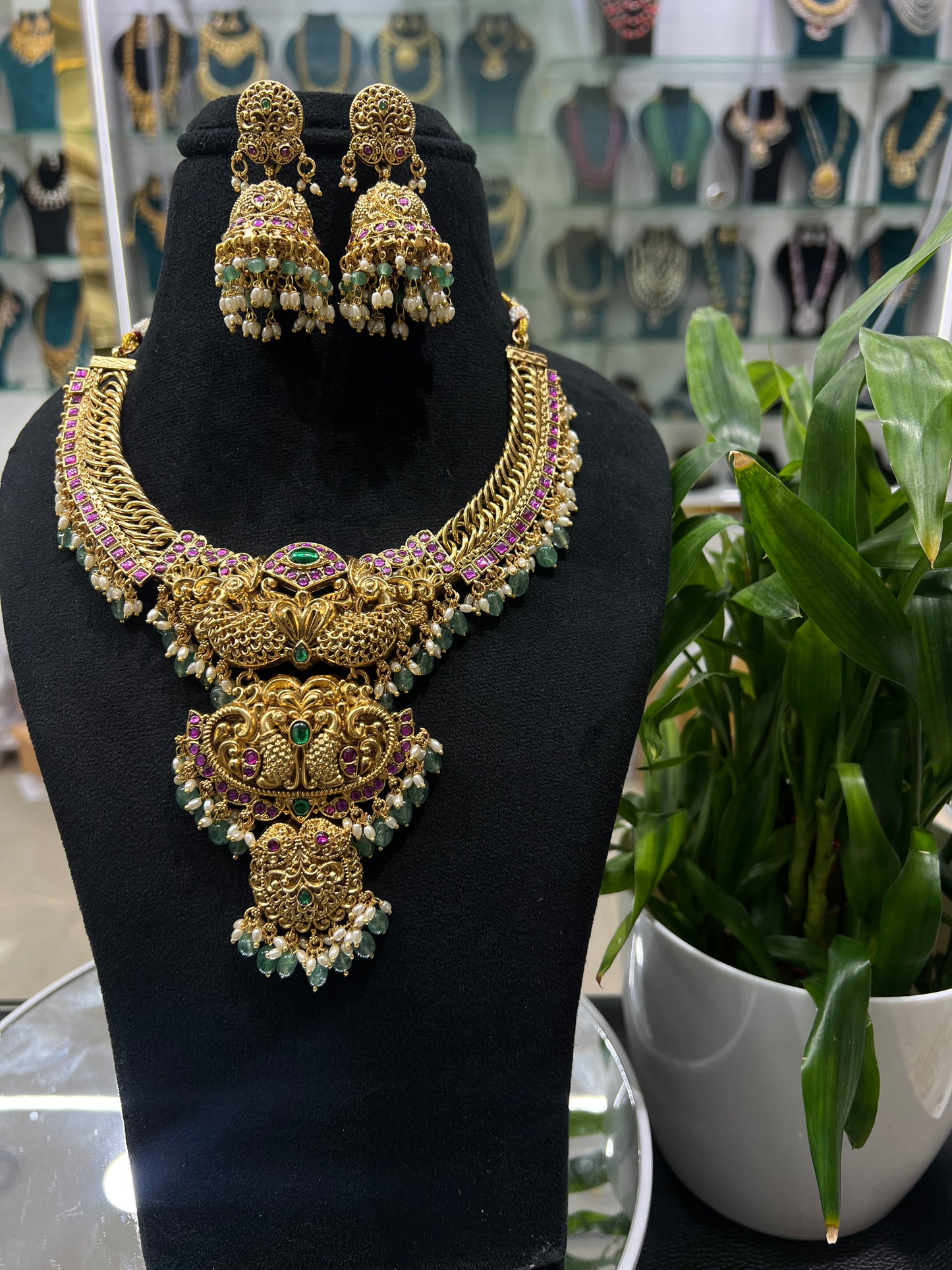 JILEBI NECKLACE