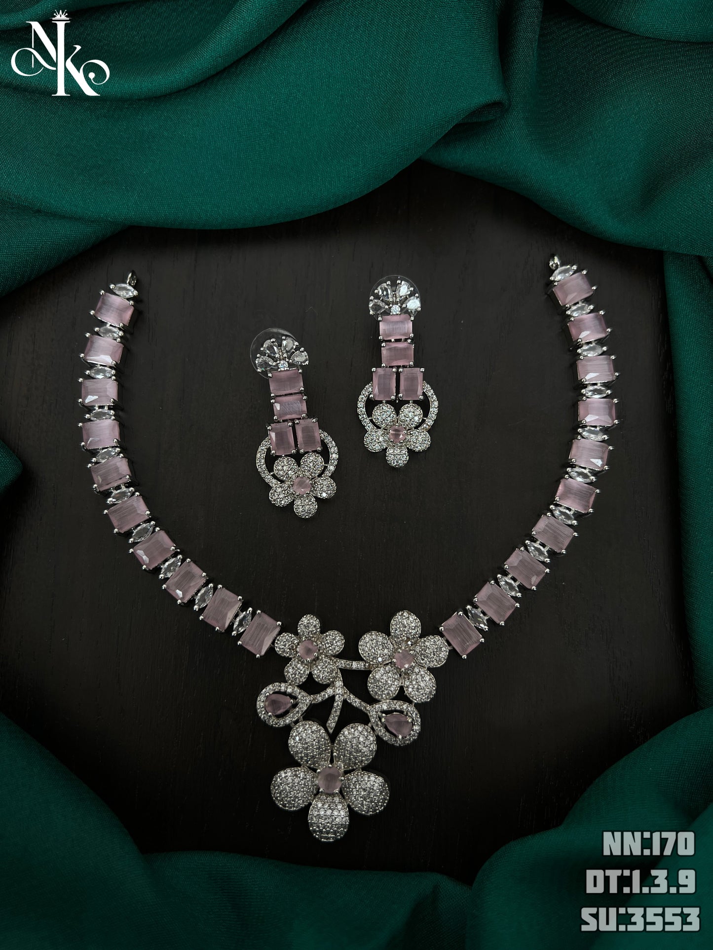 Victoria necklace