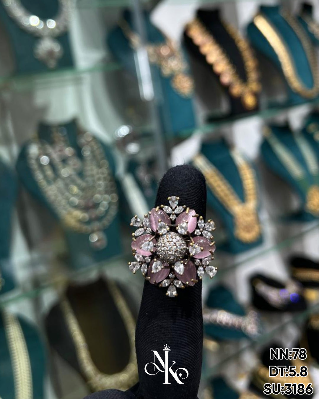 VICTORIYA FINGER RING