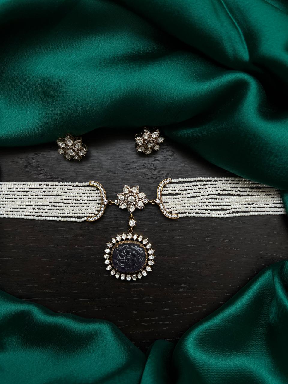 Beads chowker