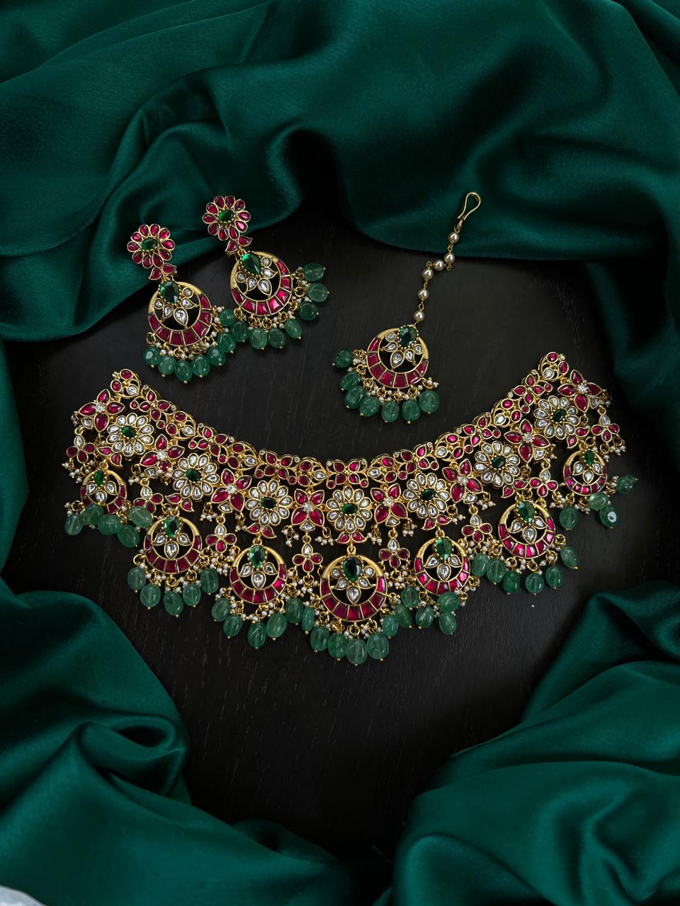 KUNDAN CHOKER AND EARRINGS