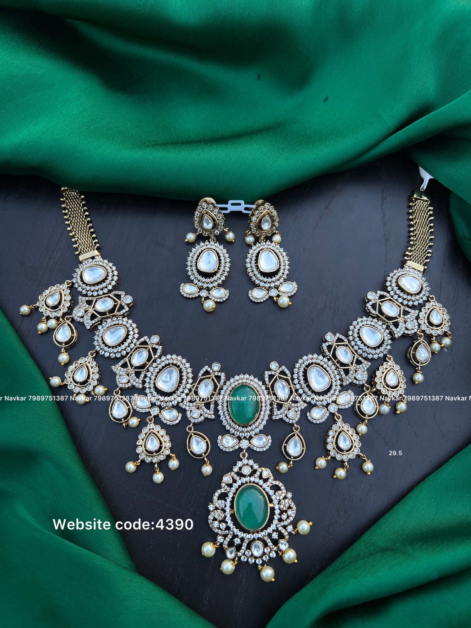 Victoria necklace