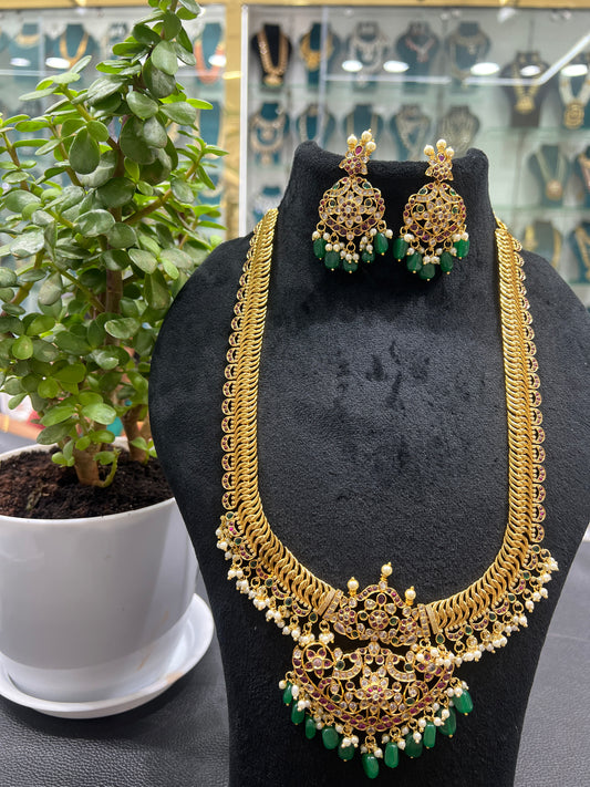 Matt necklace with pota stones long