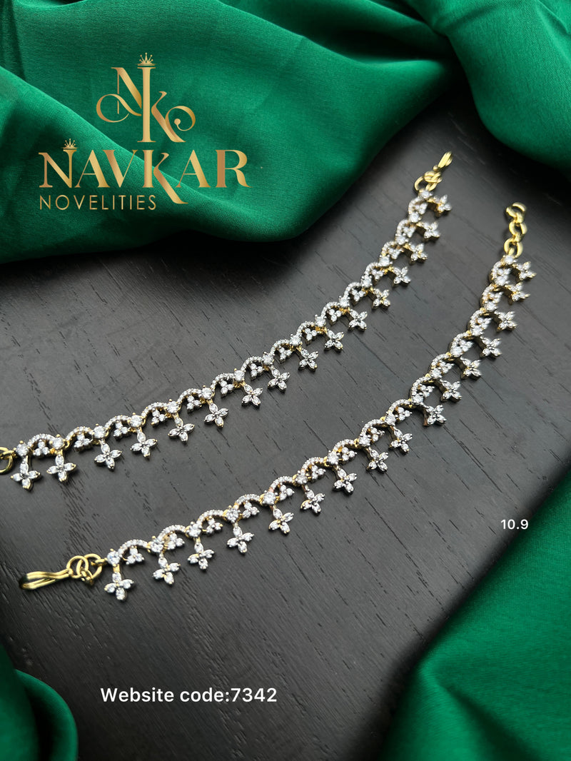 Gj Ear chain