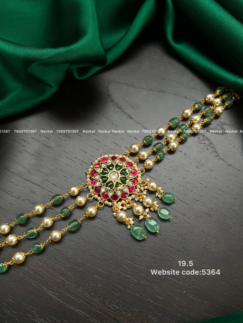 Beads choker