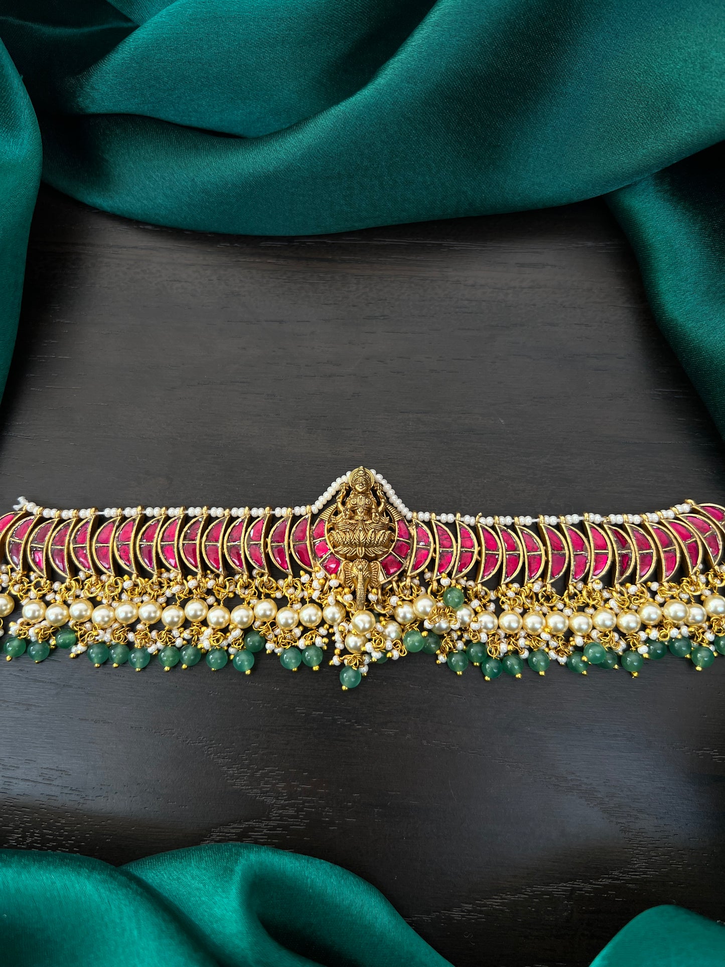 Kundan choker