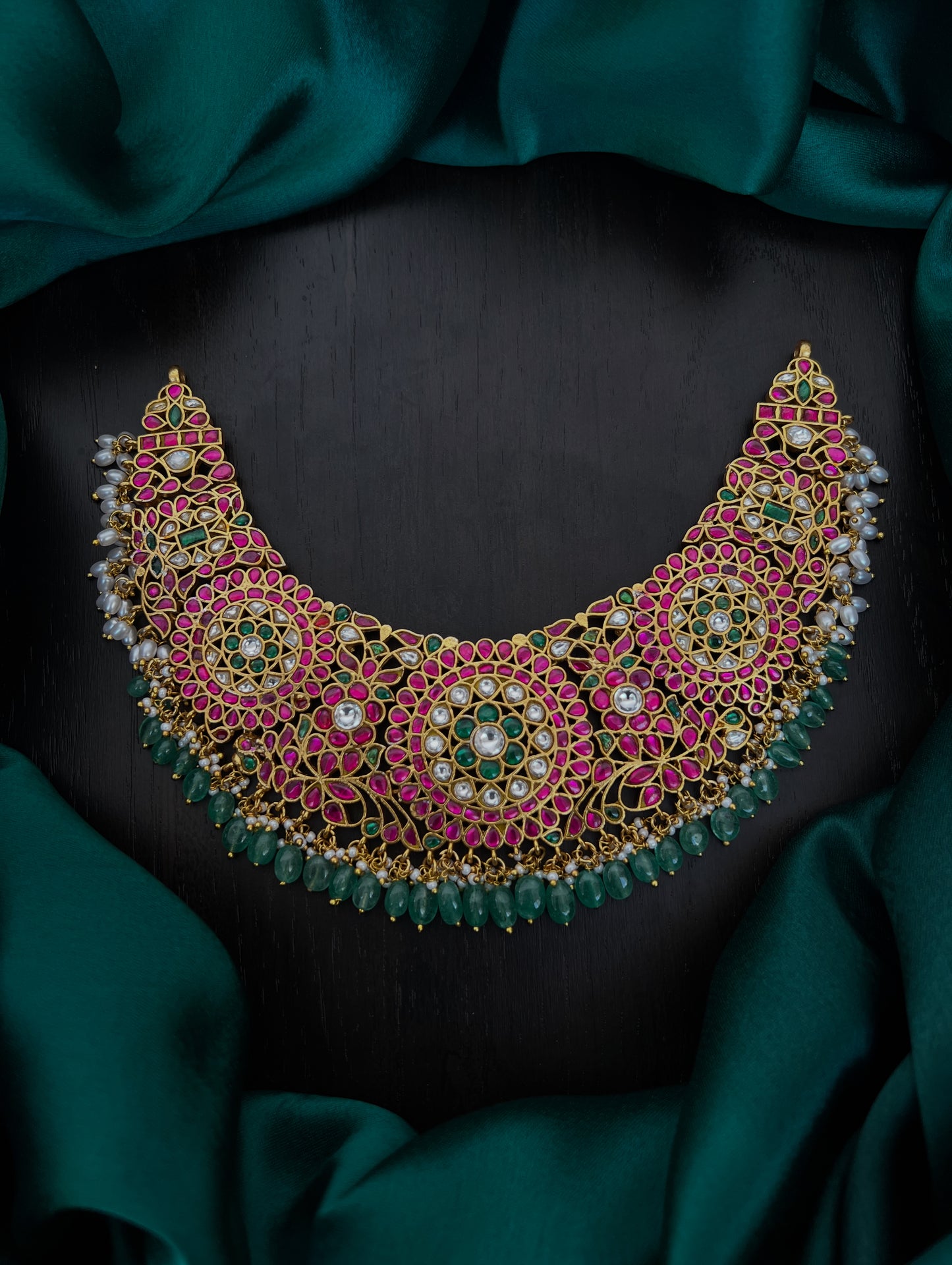 Kundan choker