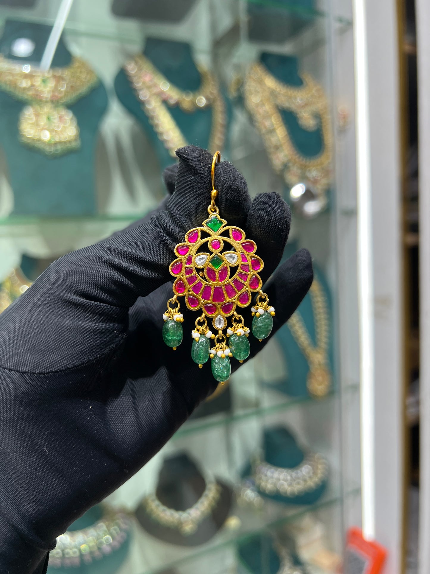 Kundan tika