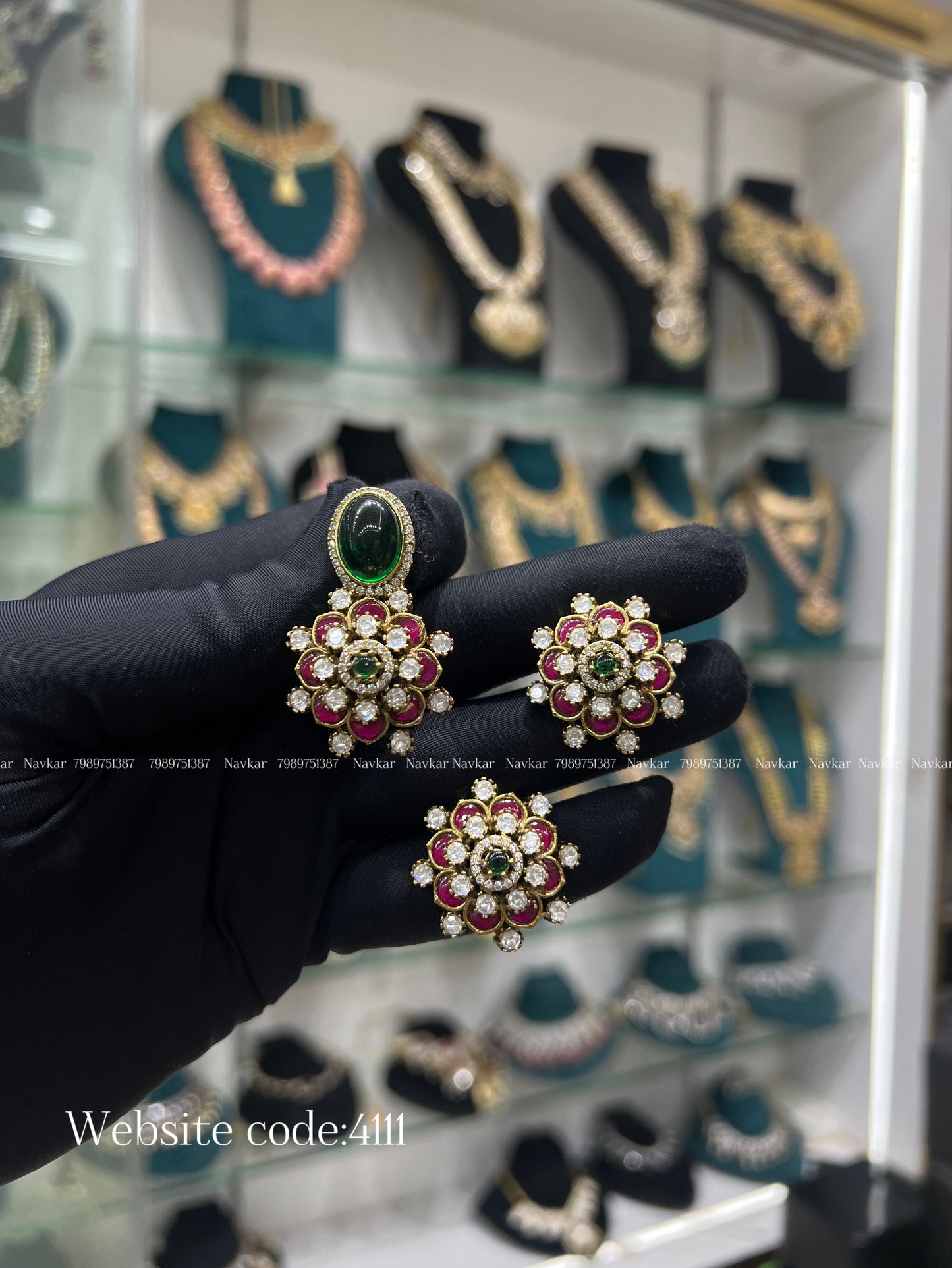 Kundan mossonite locket and earrings