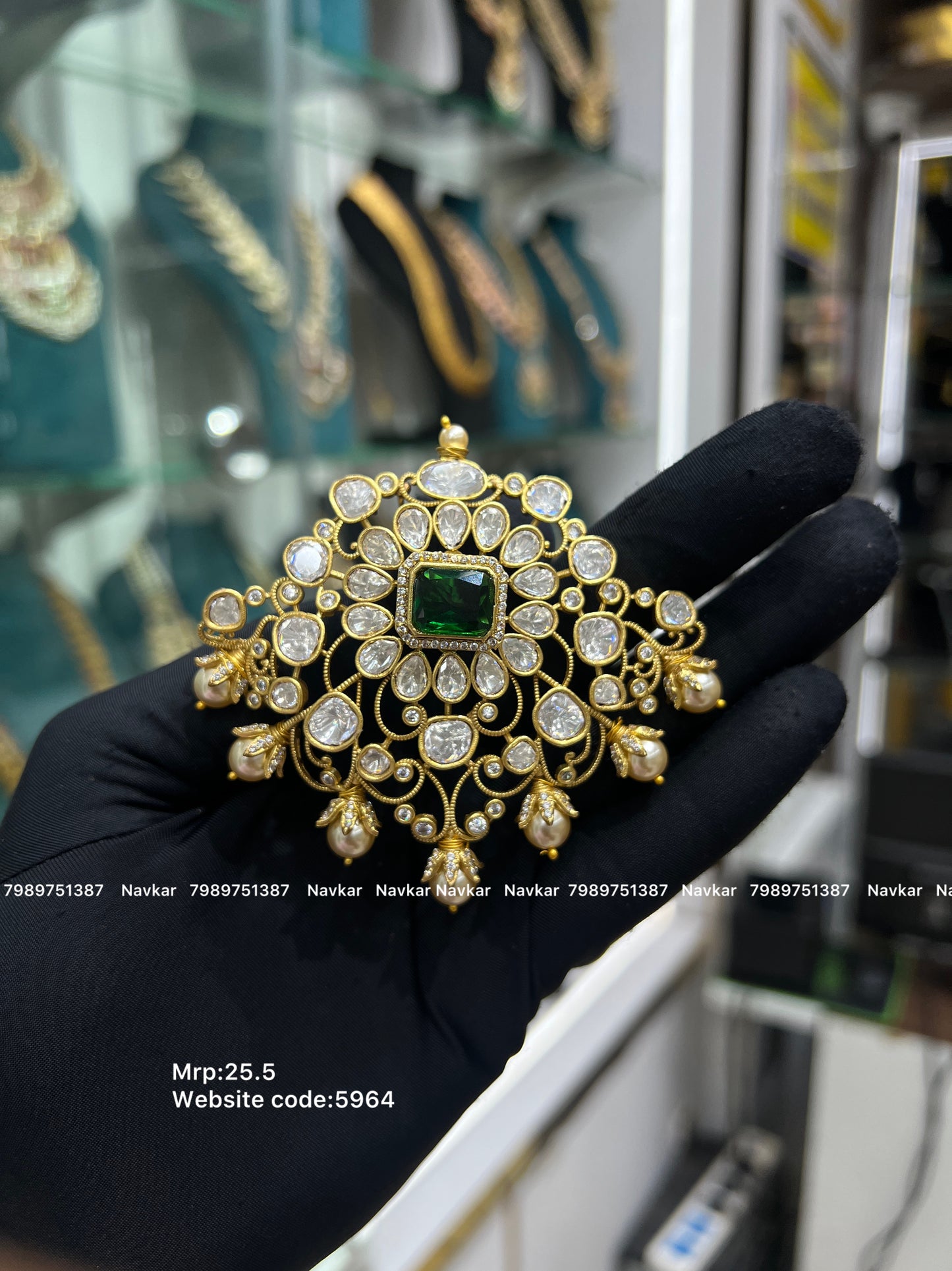 Mossnite locket