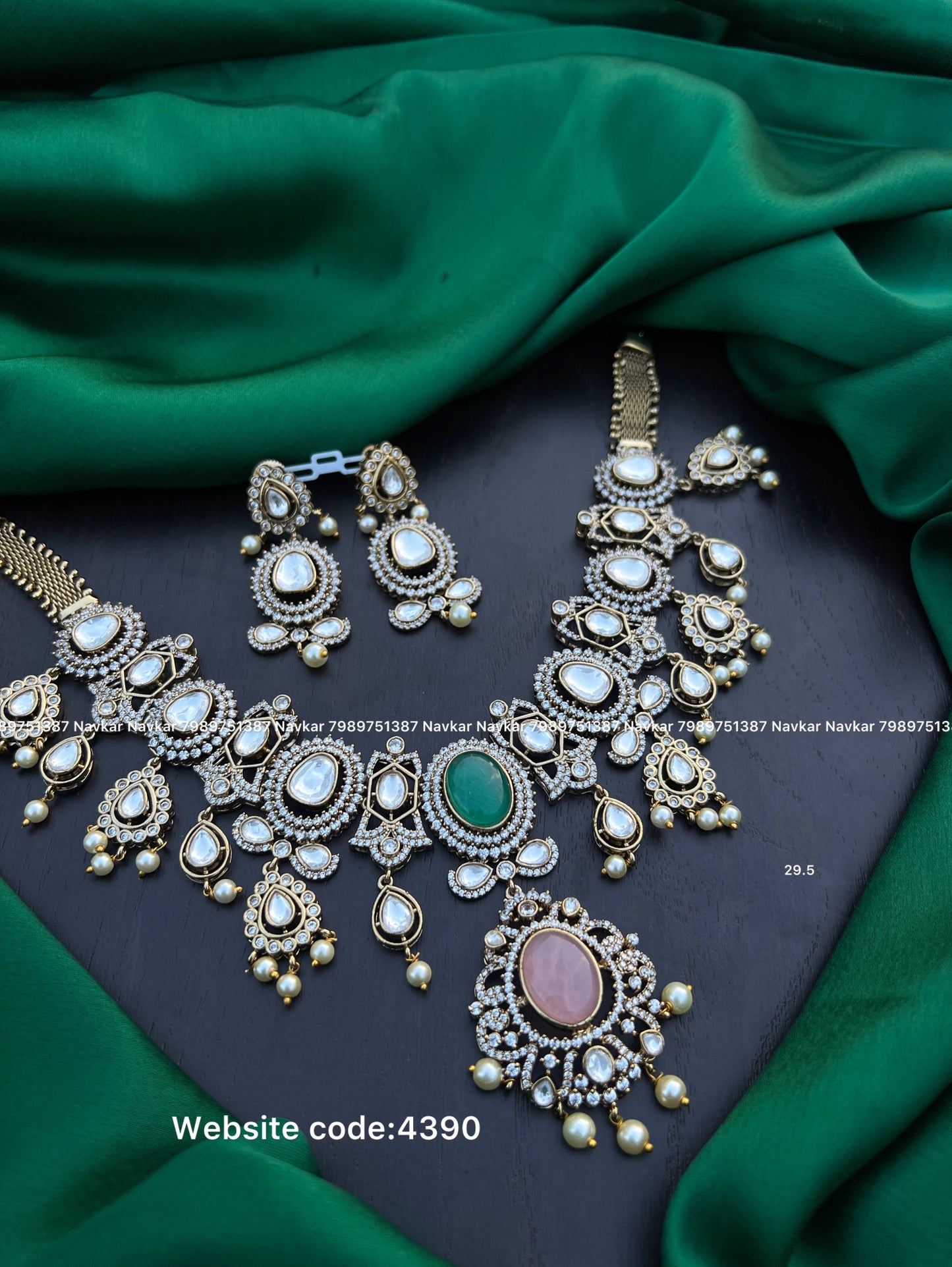 Victoria necklace