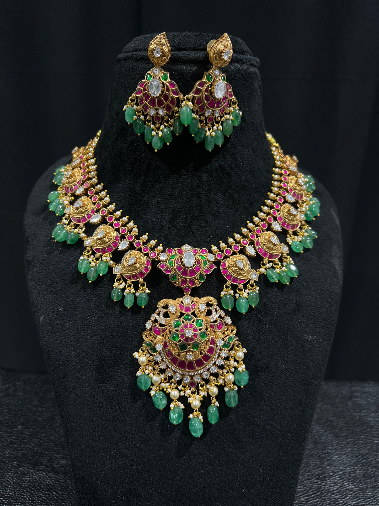Kundan necklace