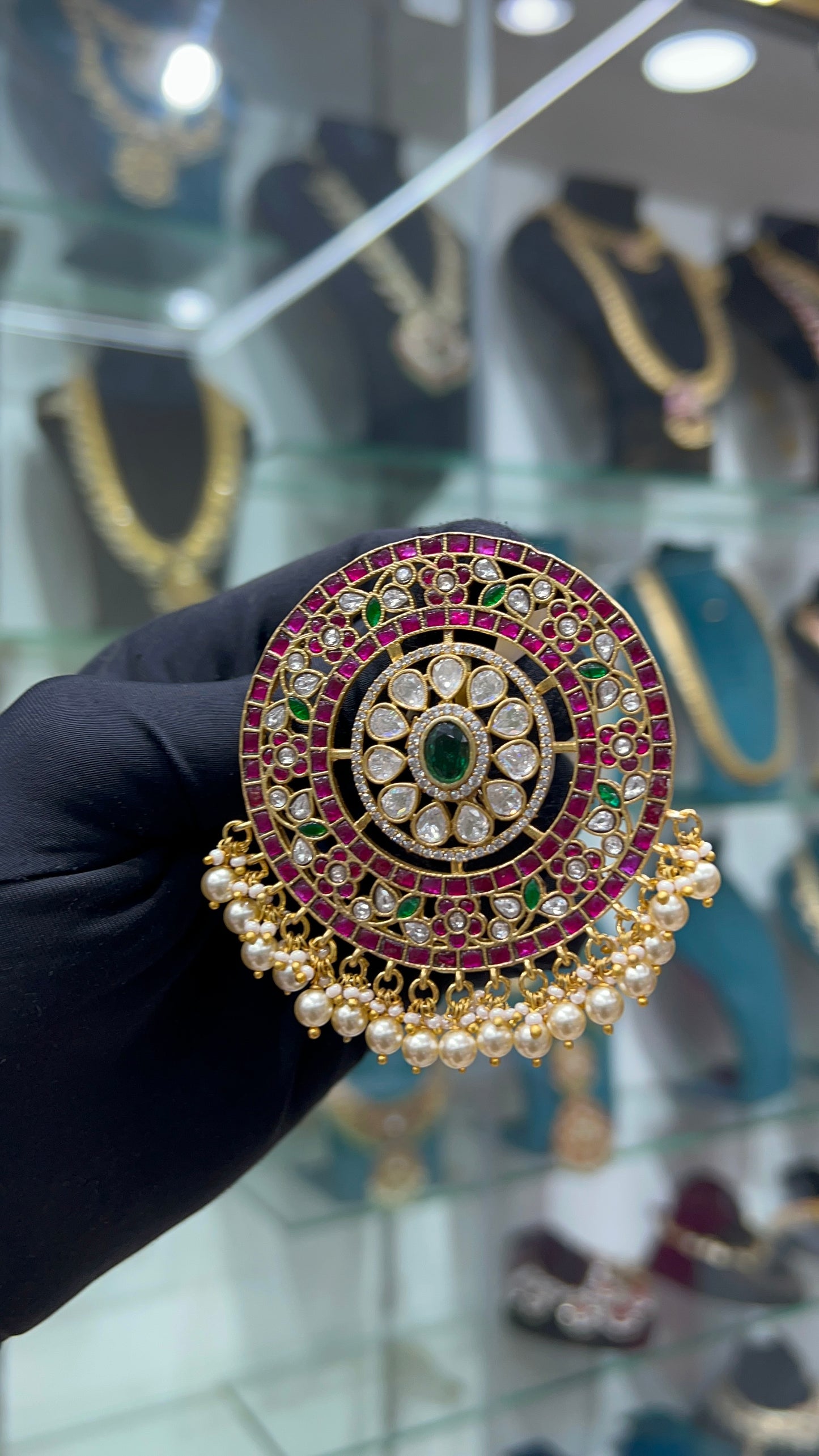 Kundan locket