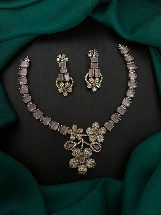 Victoria necklace