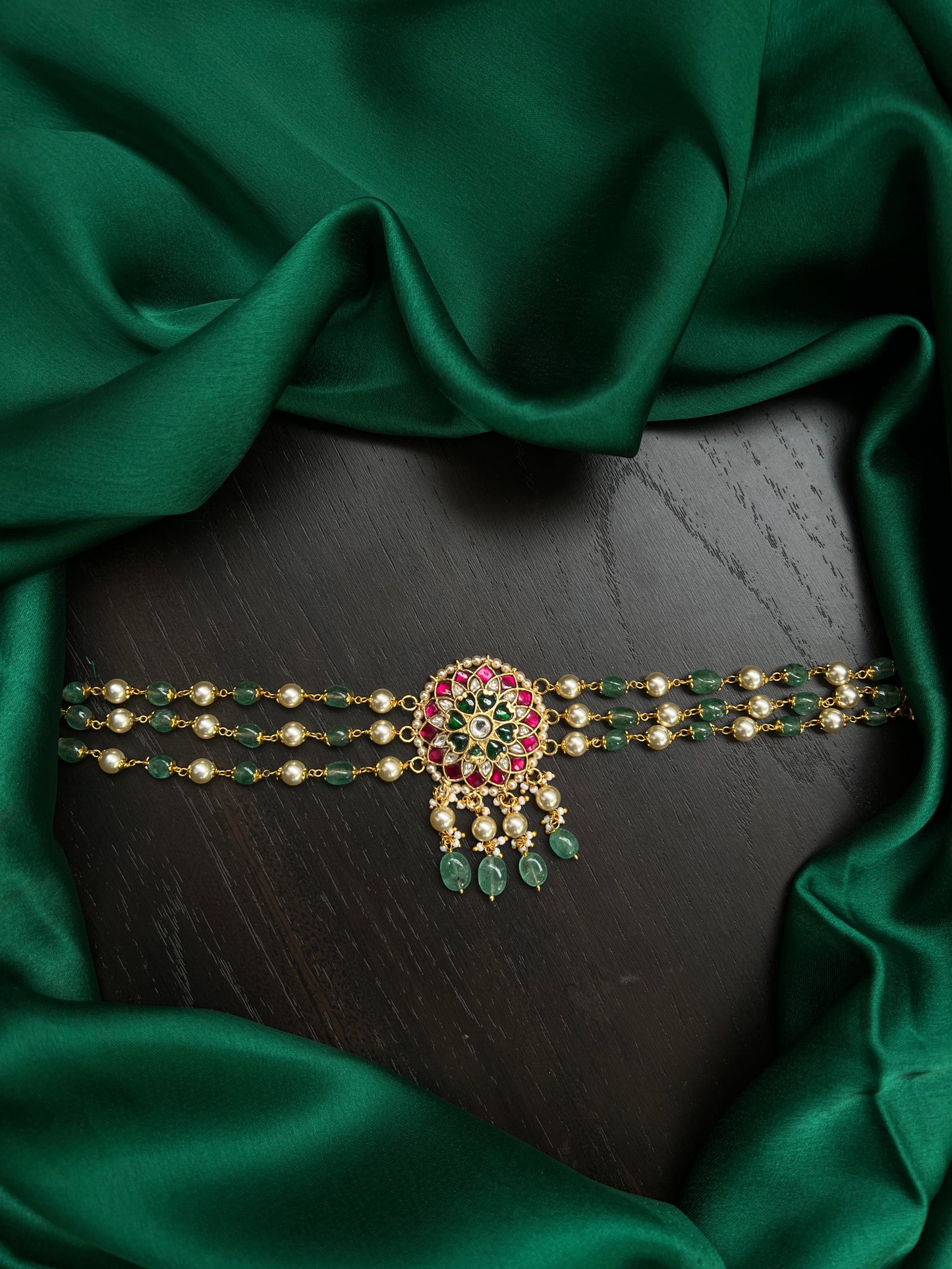 Beads choker