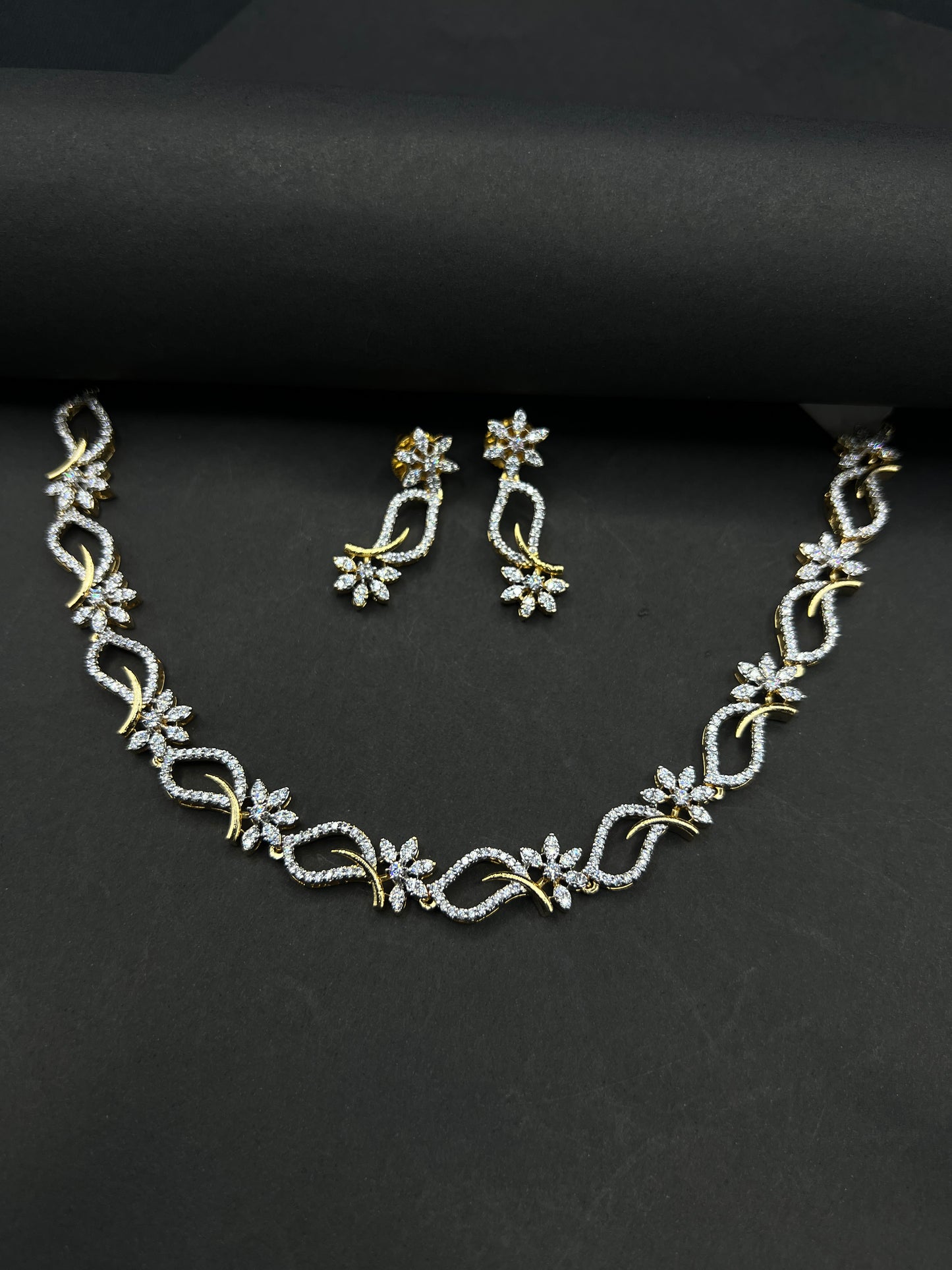 GJ NECKLACE AND EARRINGS