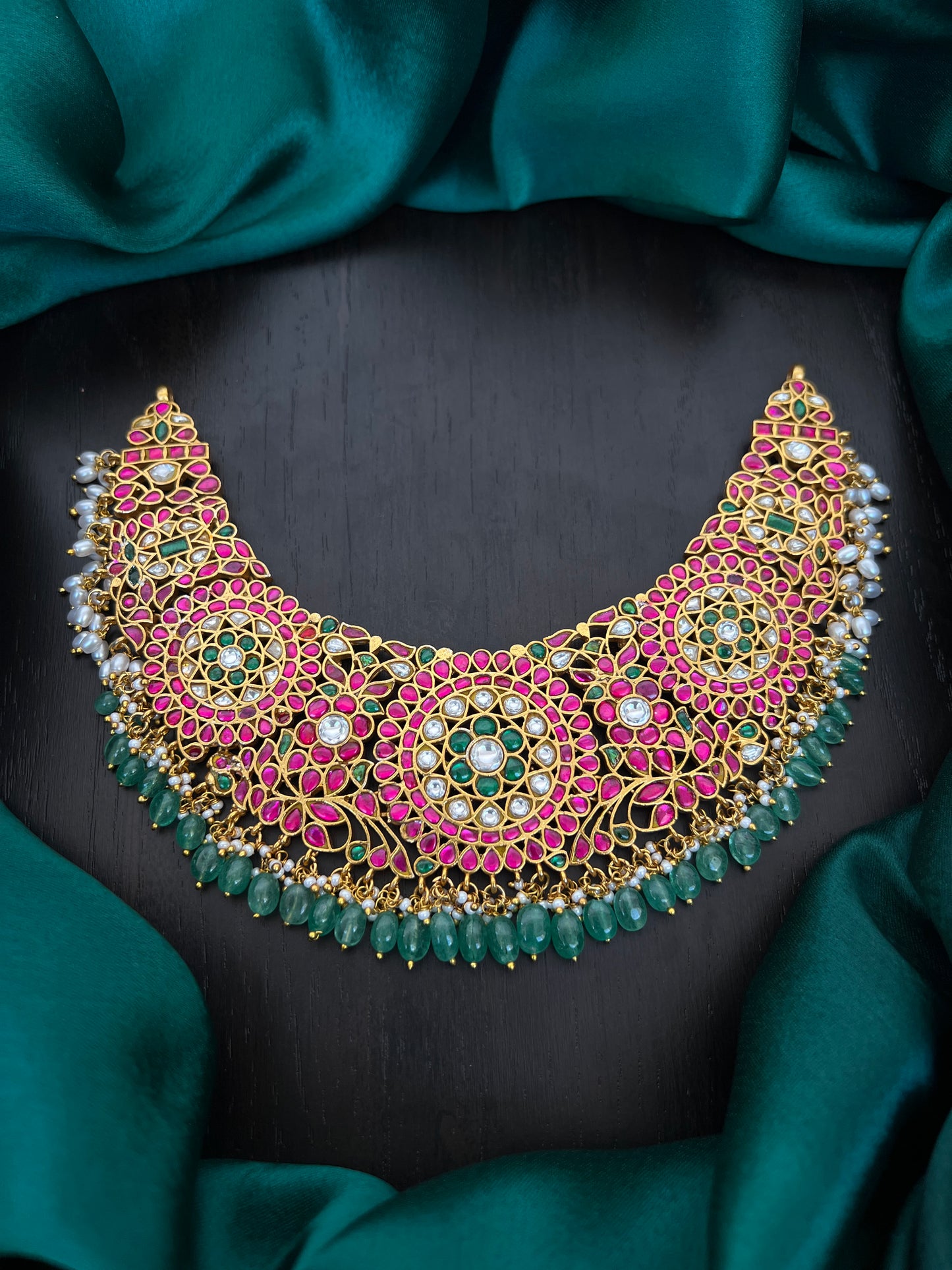 Kundan choker