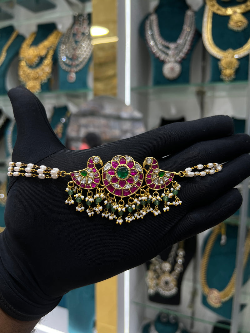 Kundan choker