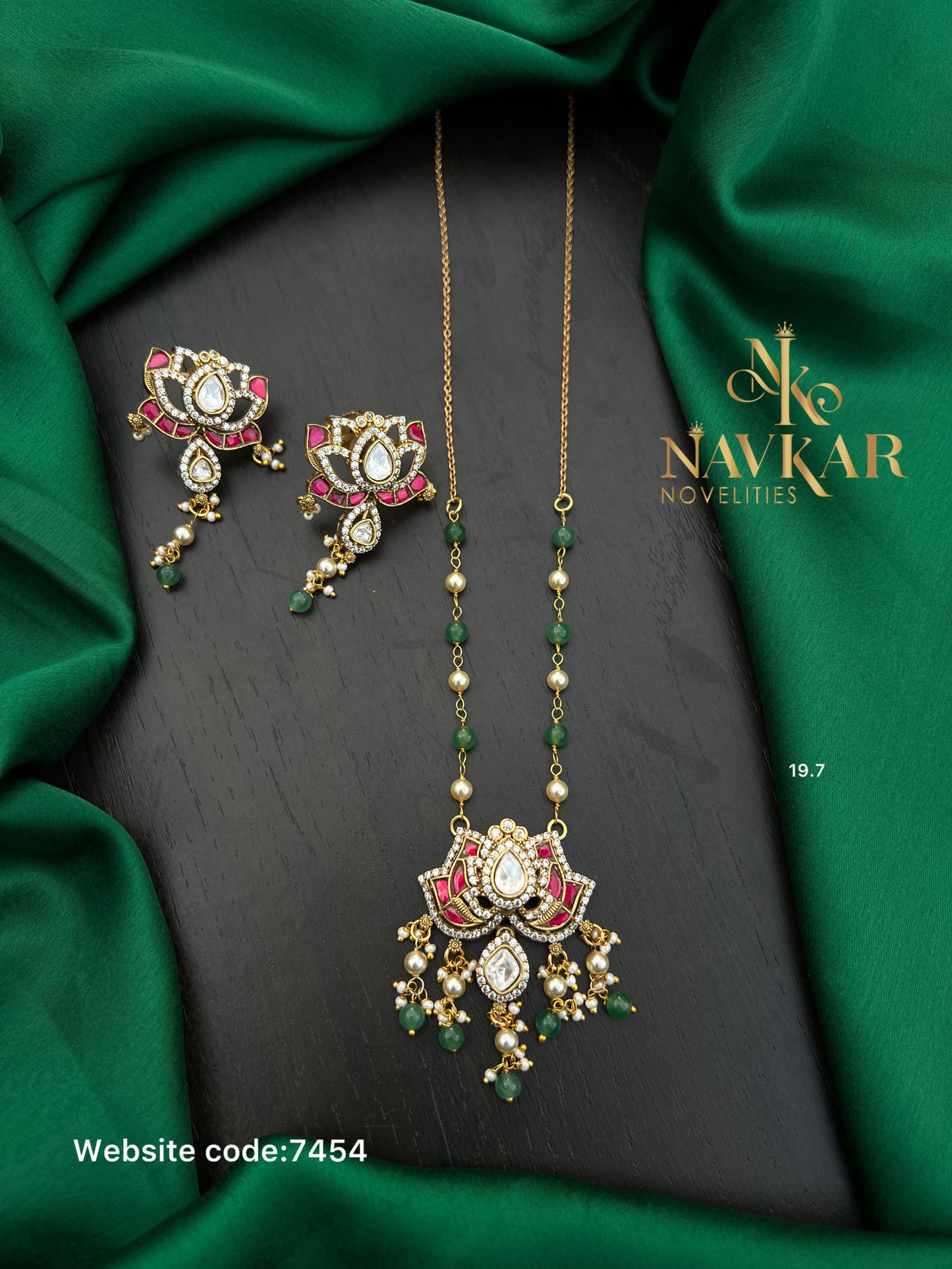 Kundan pendant set