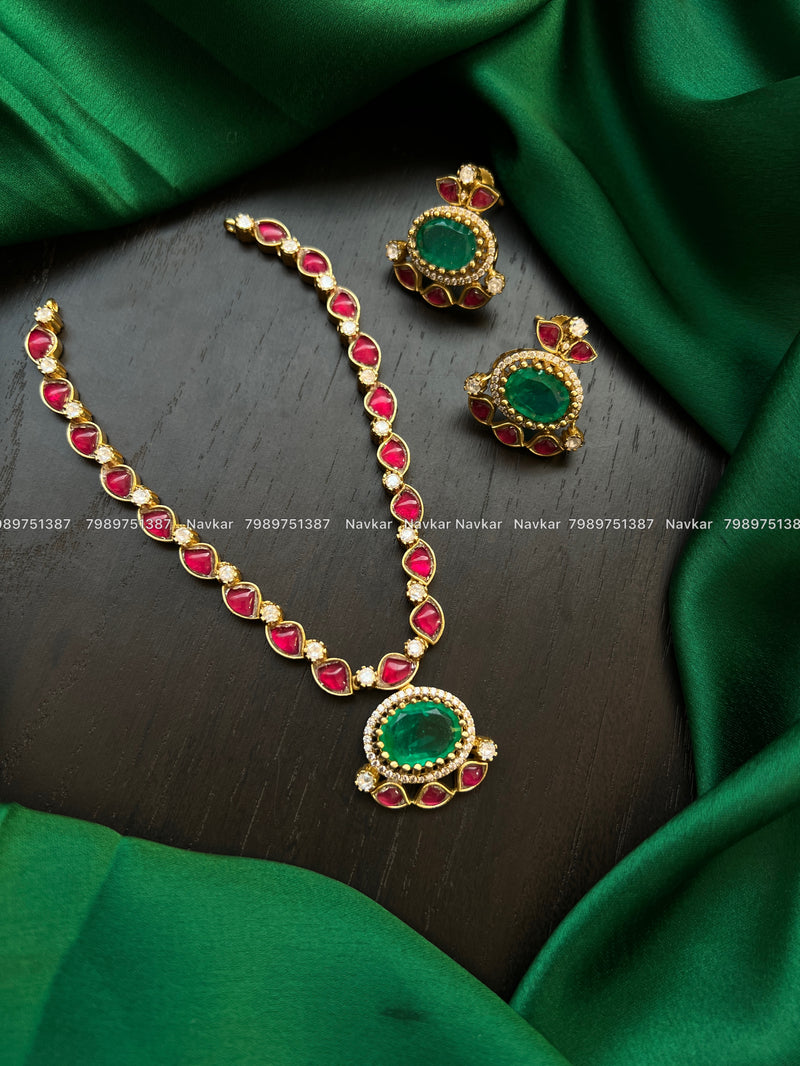 Mossonite kundan necklace