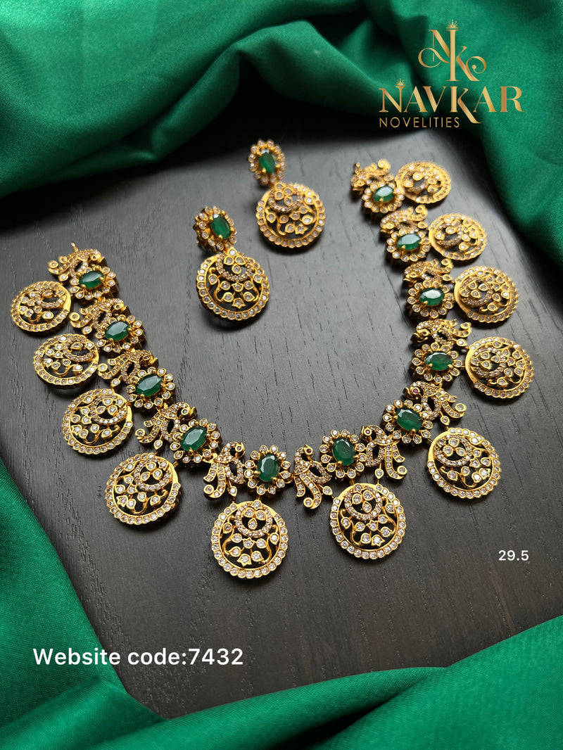 Matt short necklace