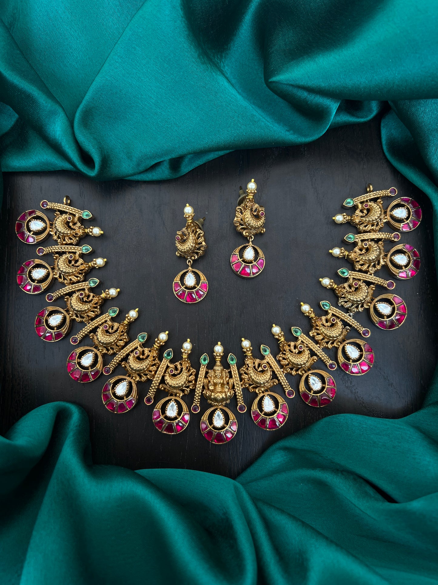 Kundan necklace