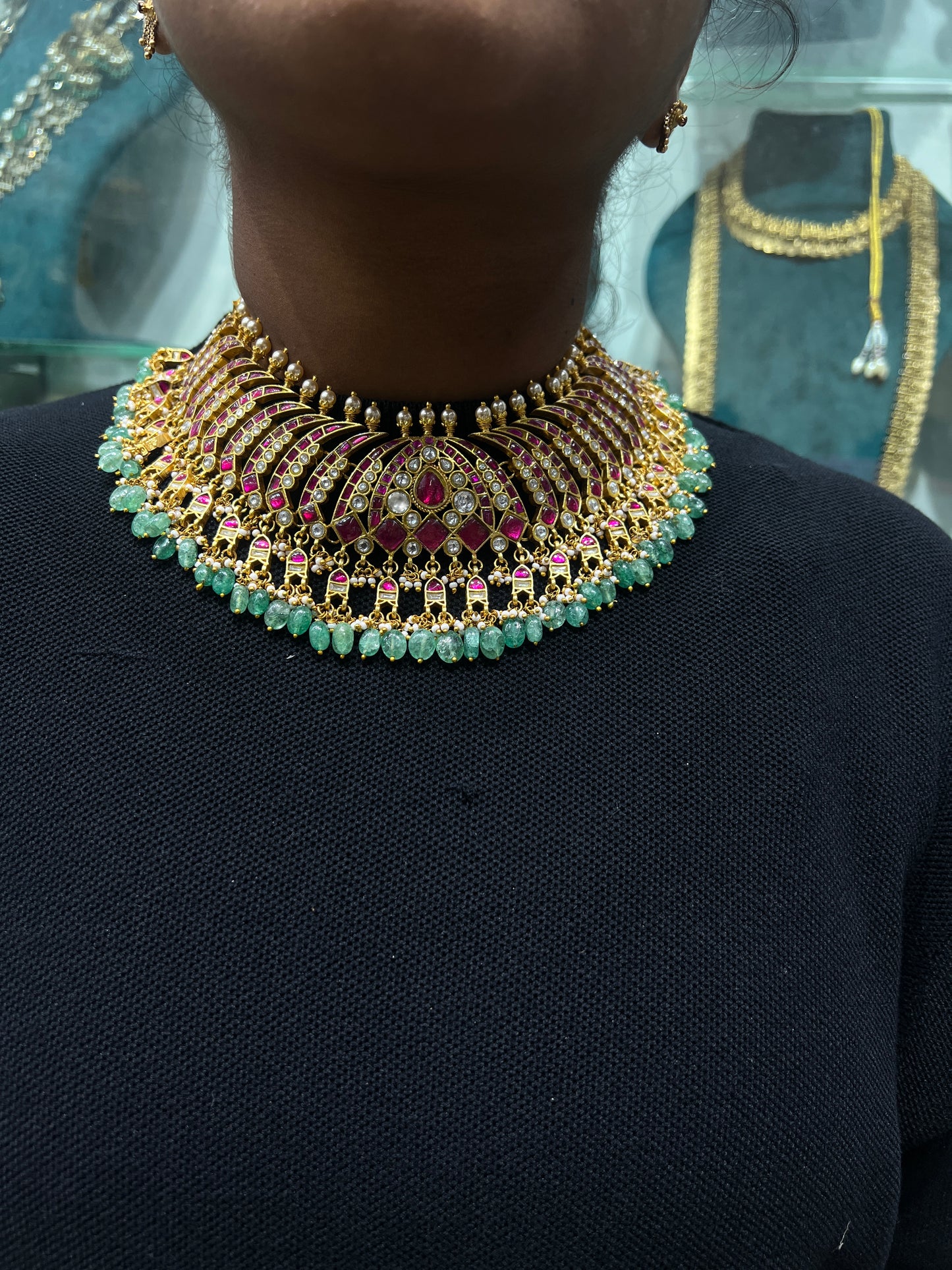 Kundan choker
