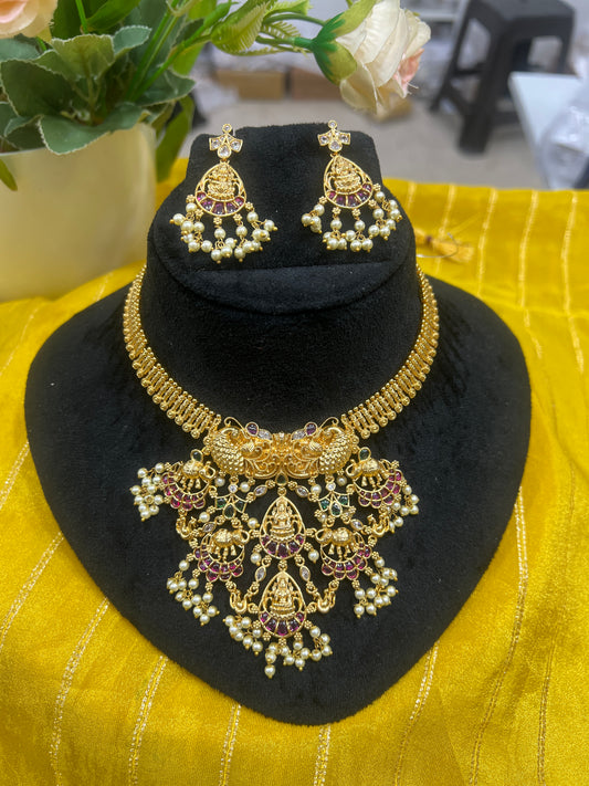 MAT NECKLACE WITH POTA STONES