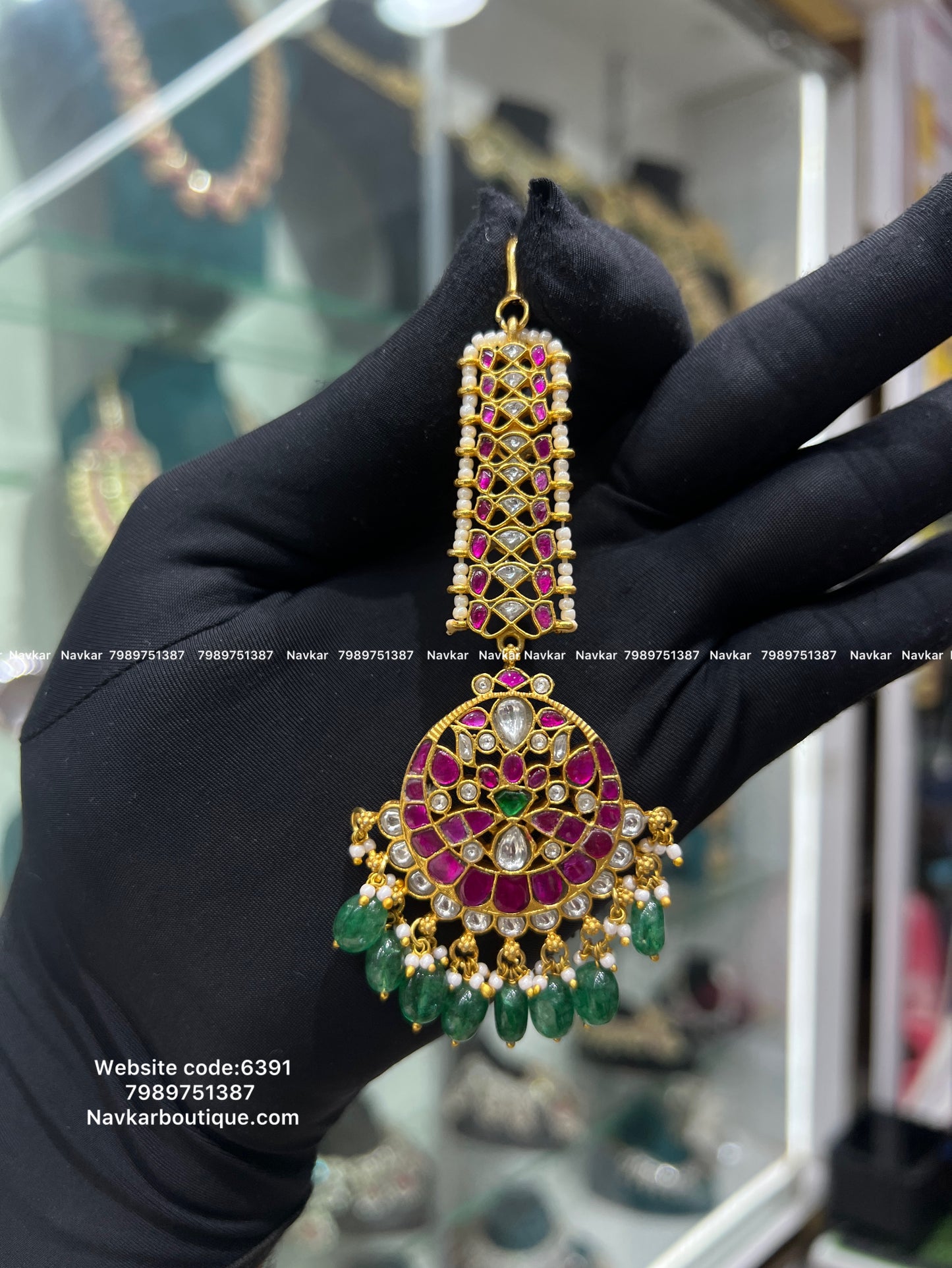 Kundan Tika