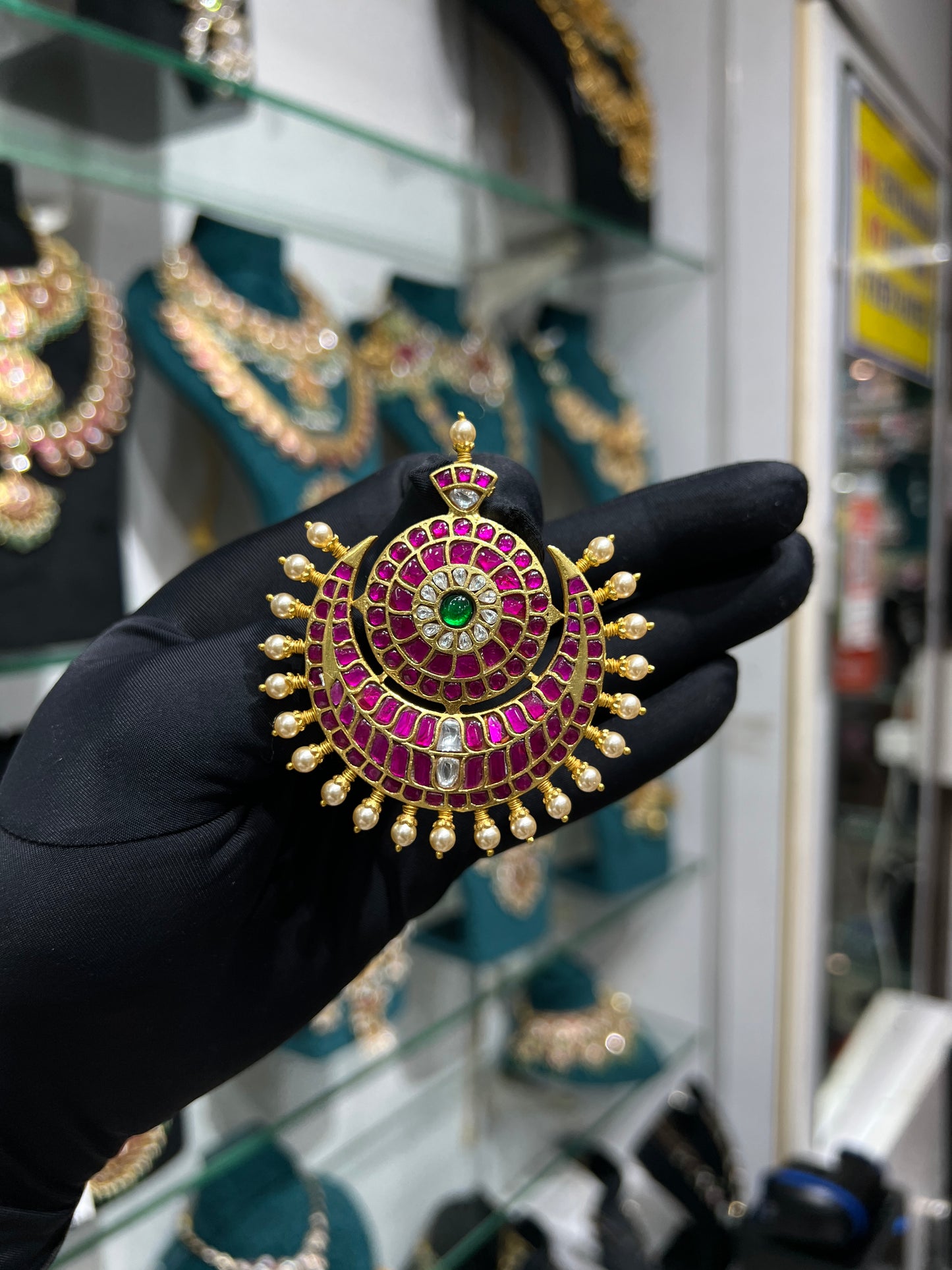 Kundan locket