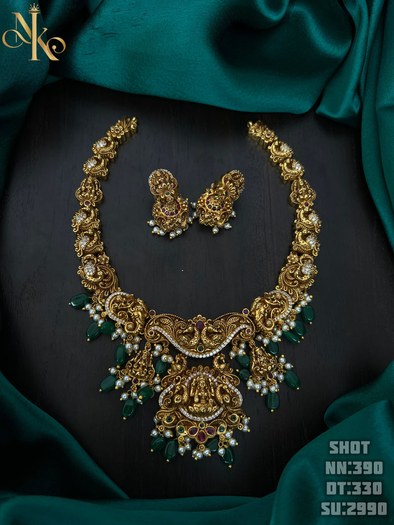Nagshi short haram and earrings
