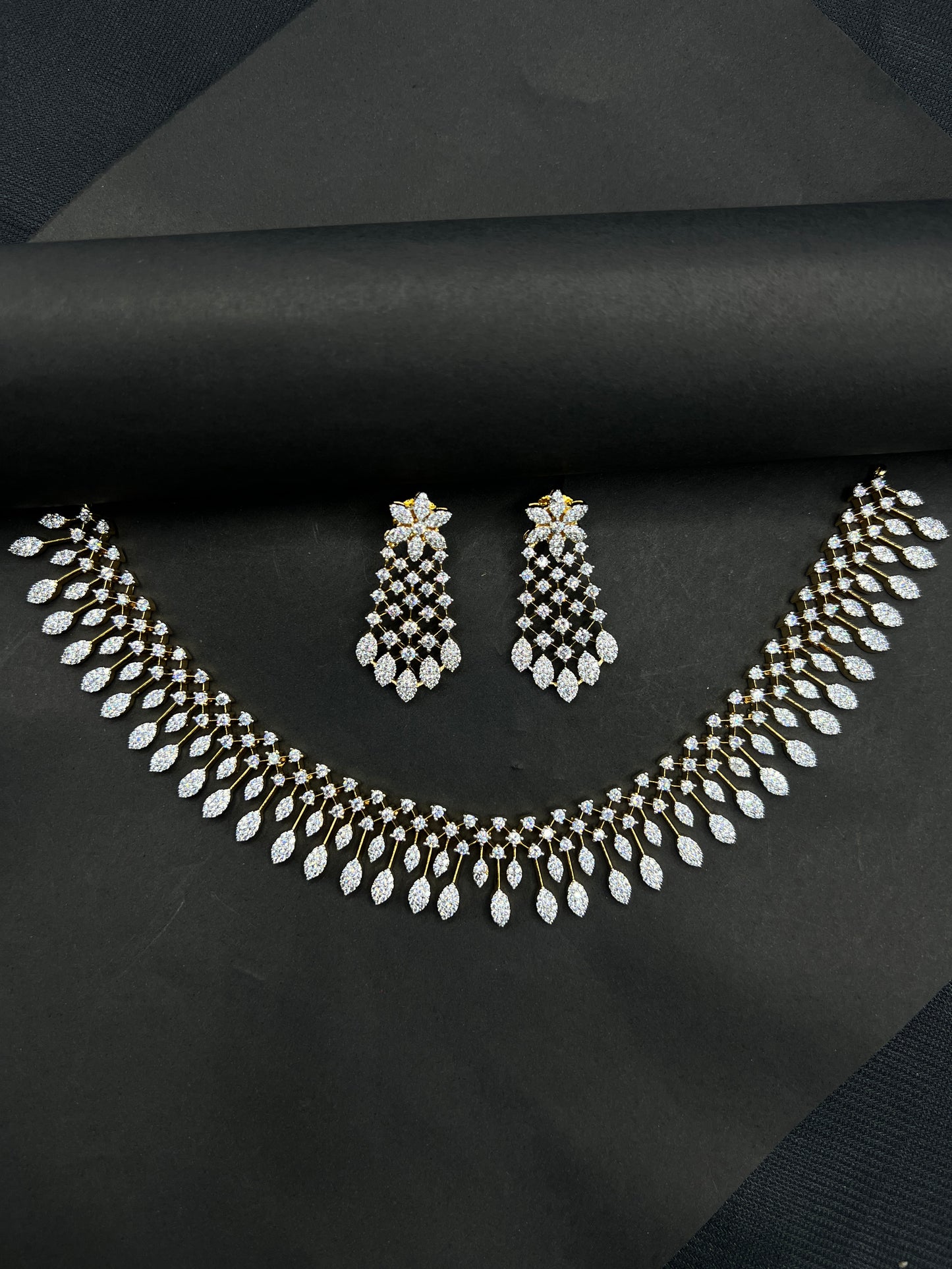 GJ NECKLACE AND EARRINGS