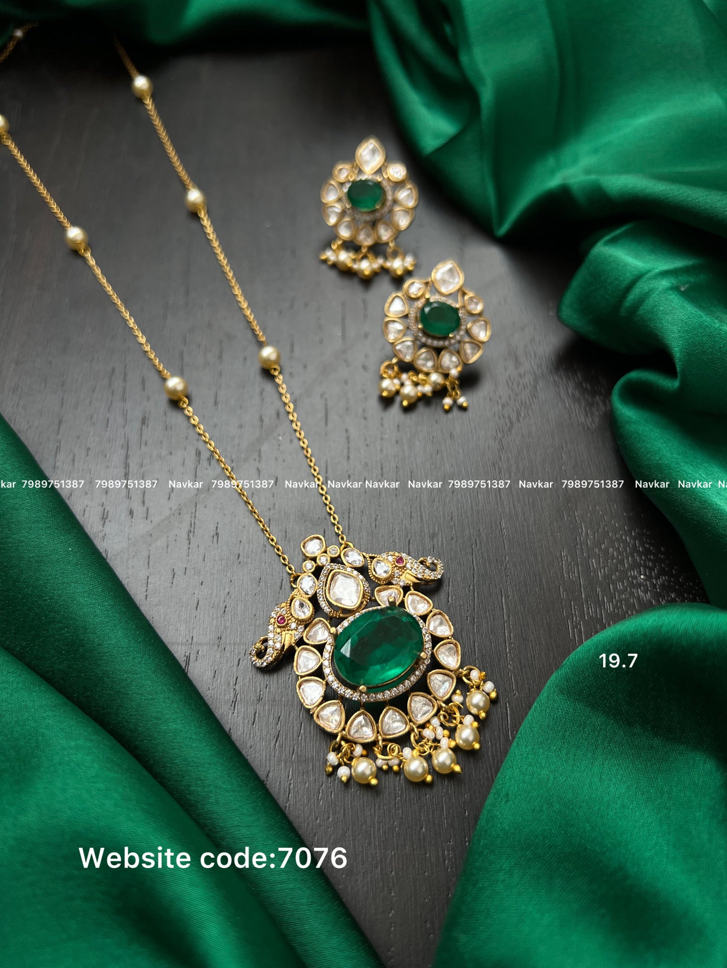 Mossonite pendant set ￼