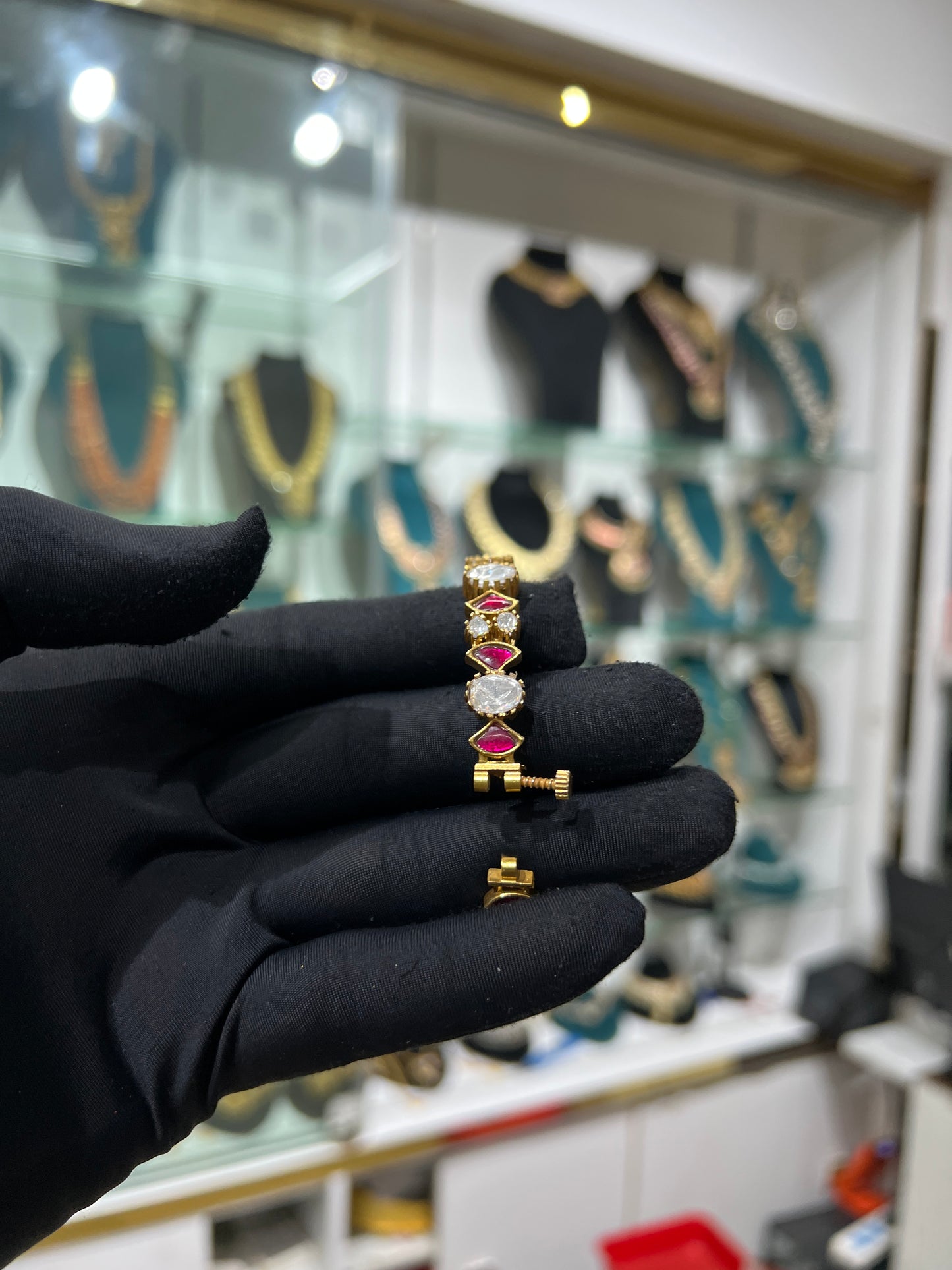 Kundan mossonite bangle