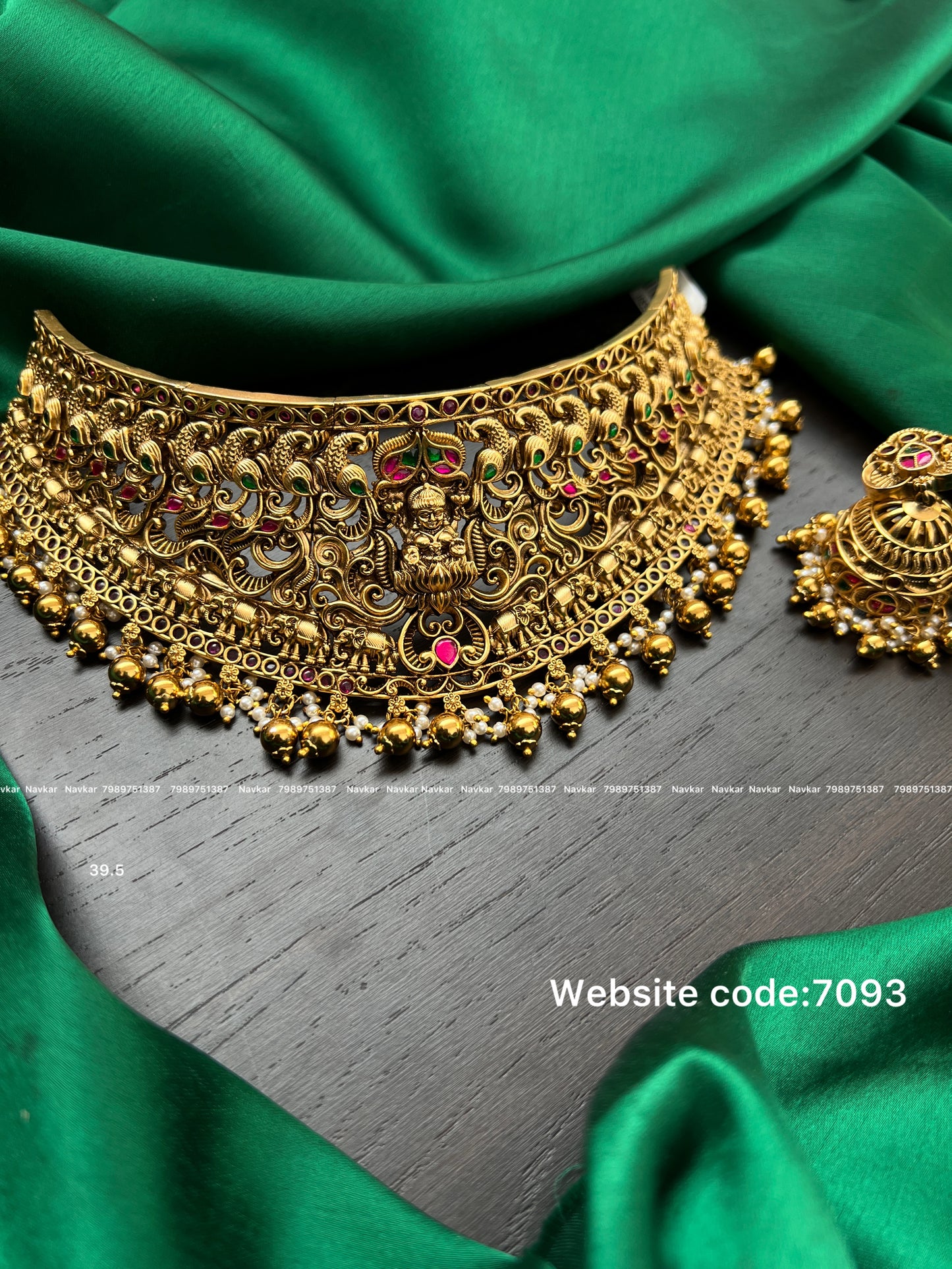 Nagshi choker