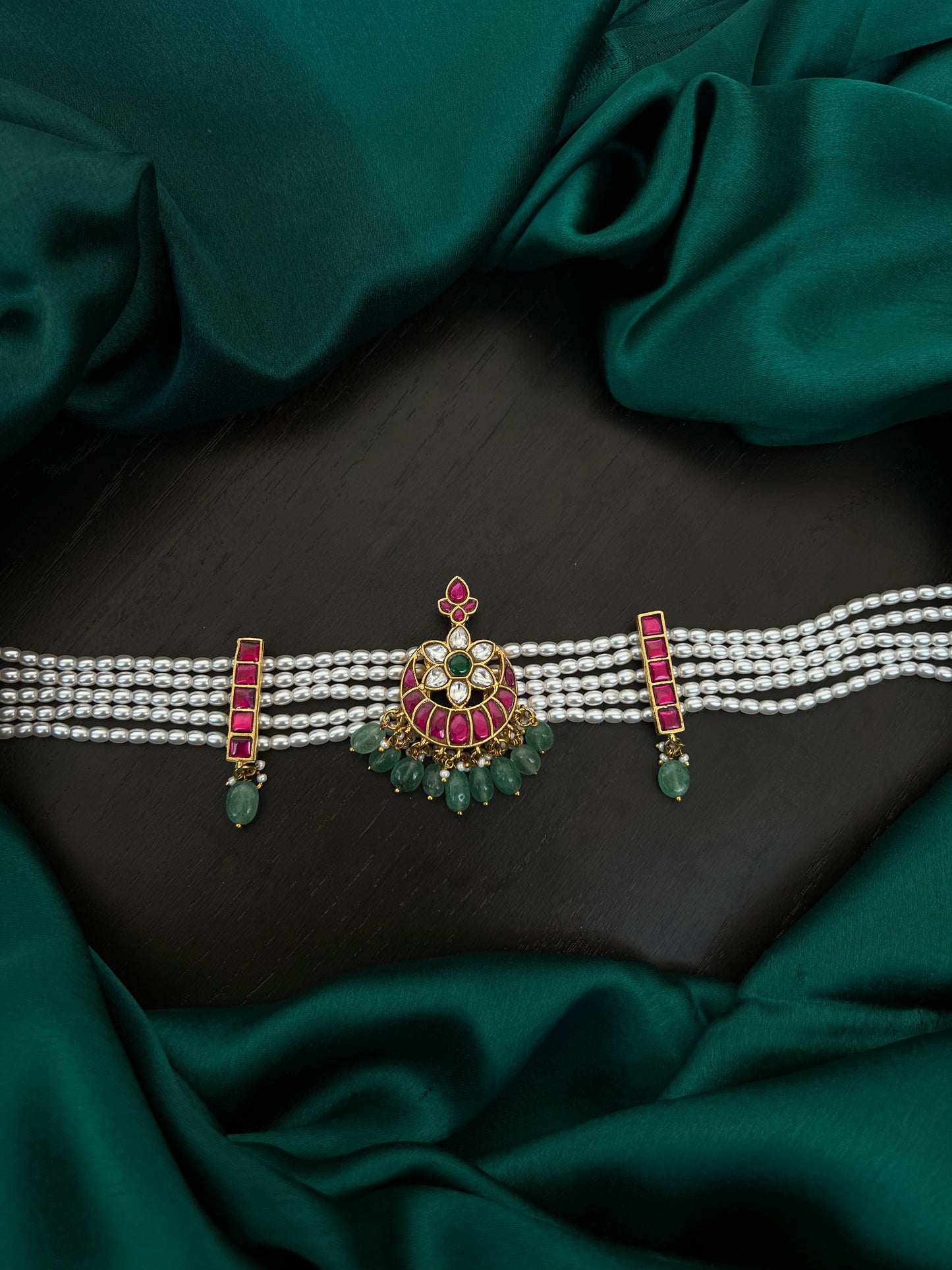 Kundan choker