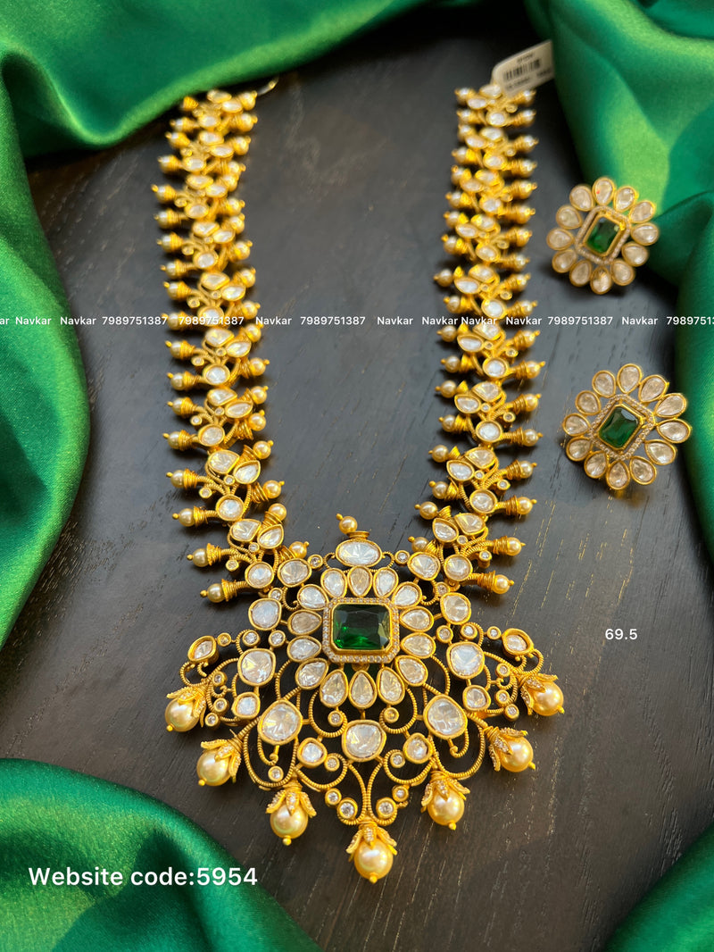 Mossnite necklace