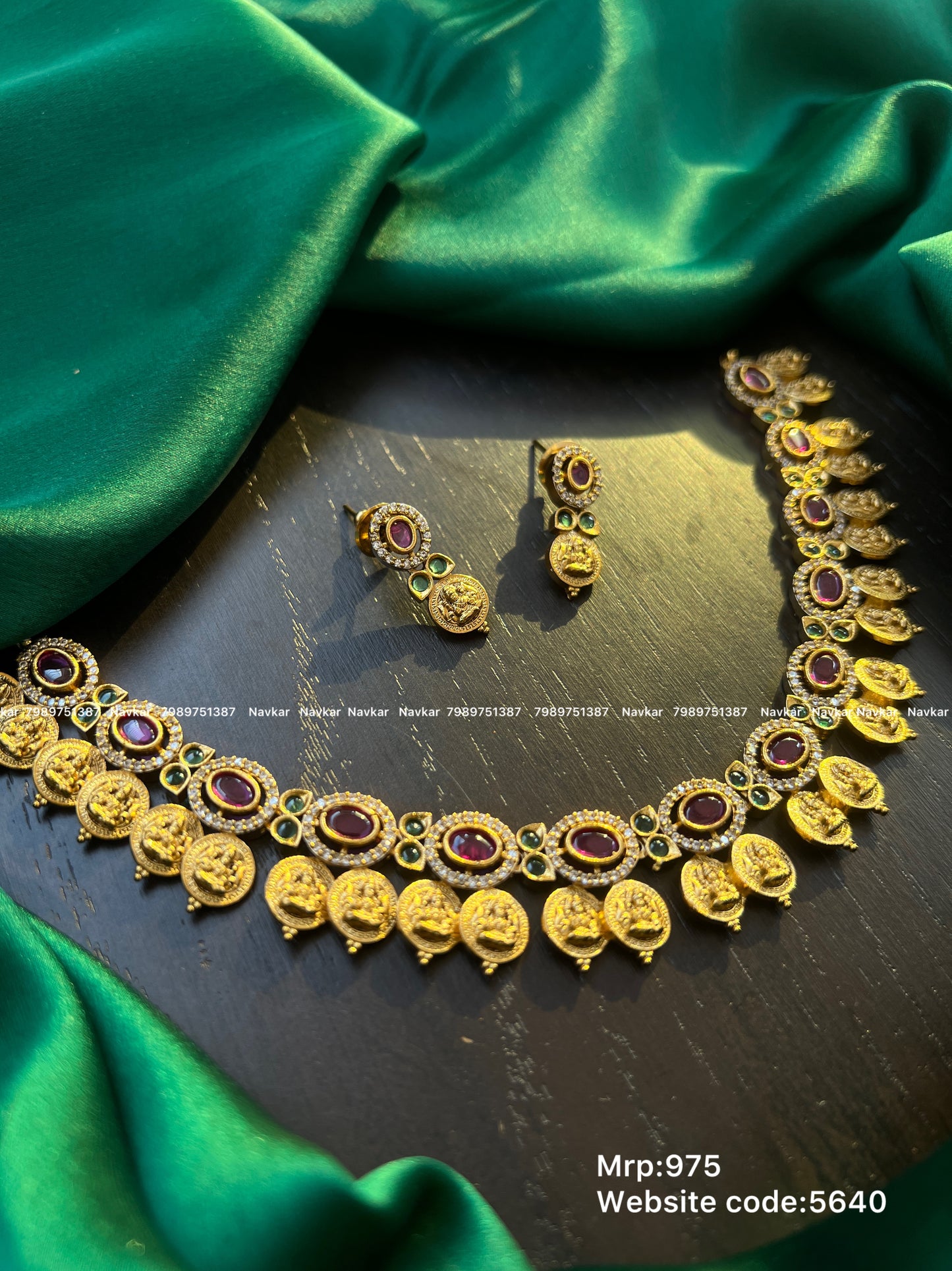 Matt necklace