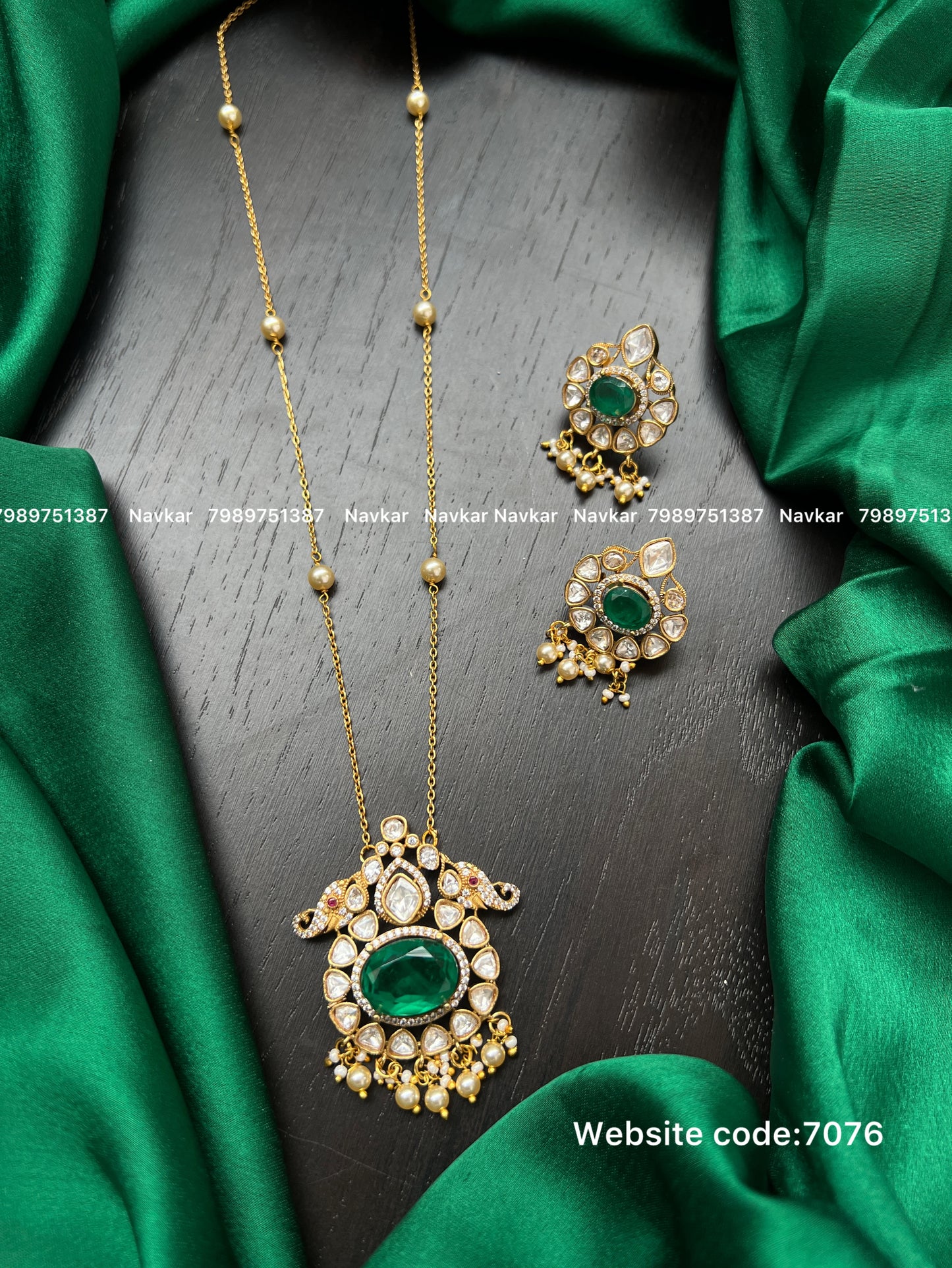 Mossonite pendant set ￼