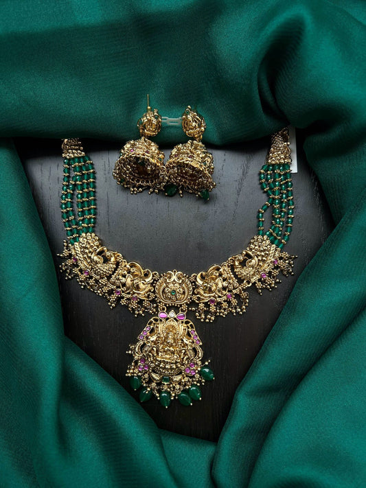Short necklace