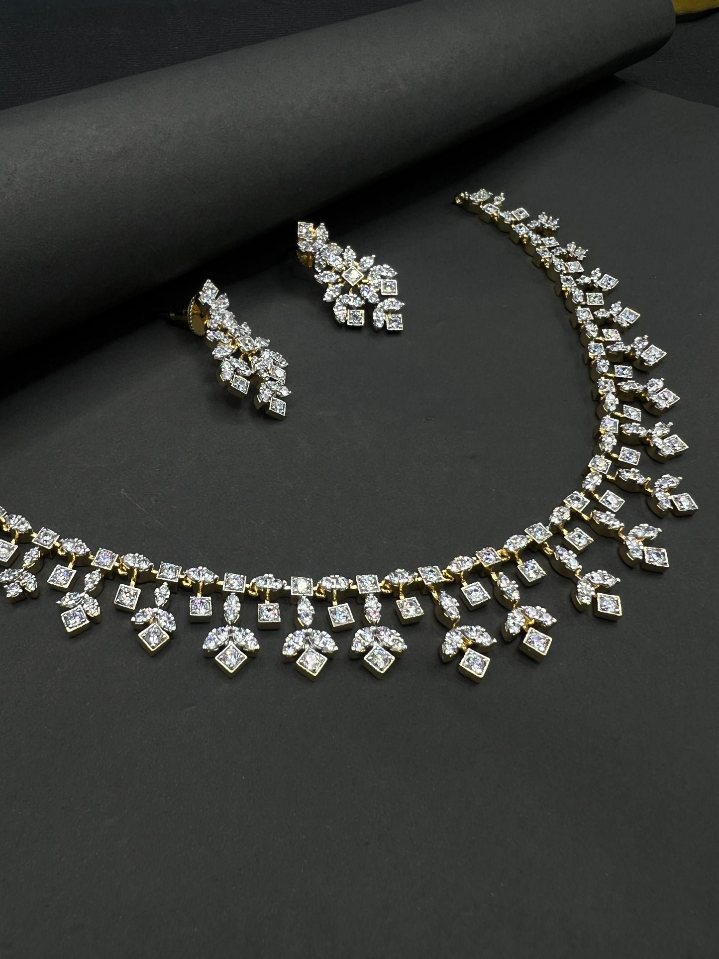 GJ NECKLACE AND EARRINGS