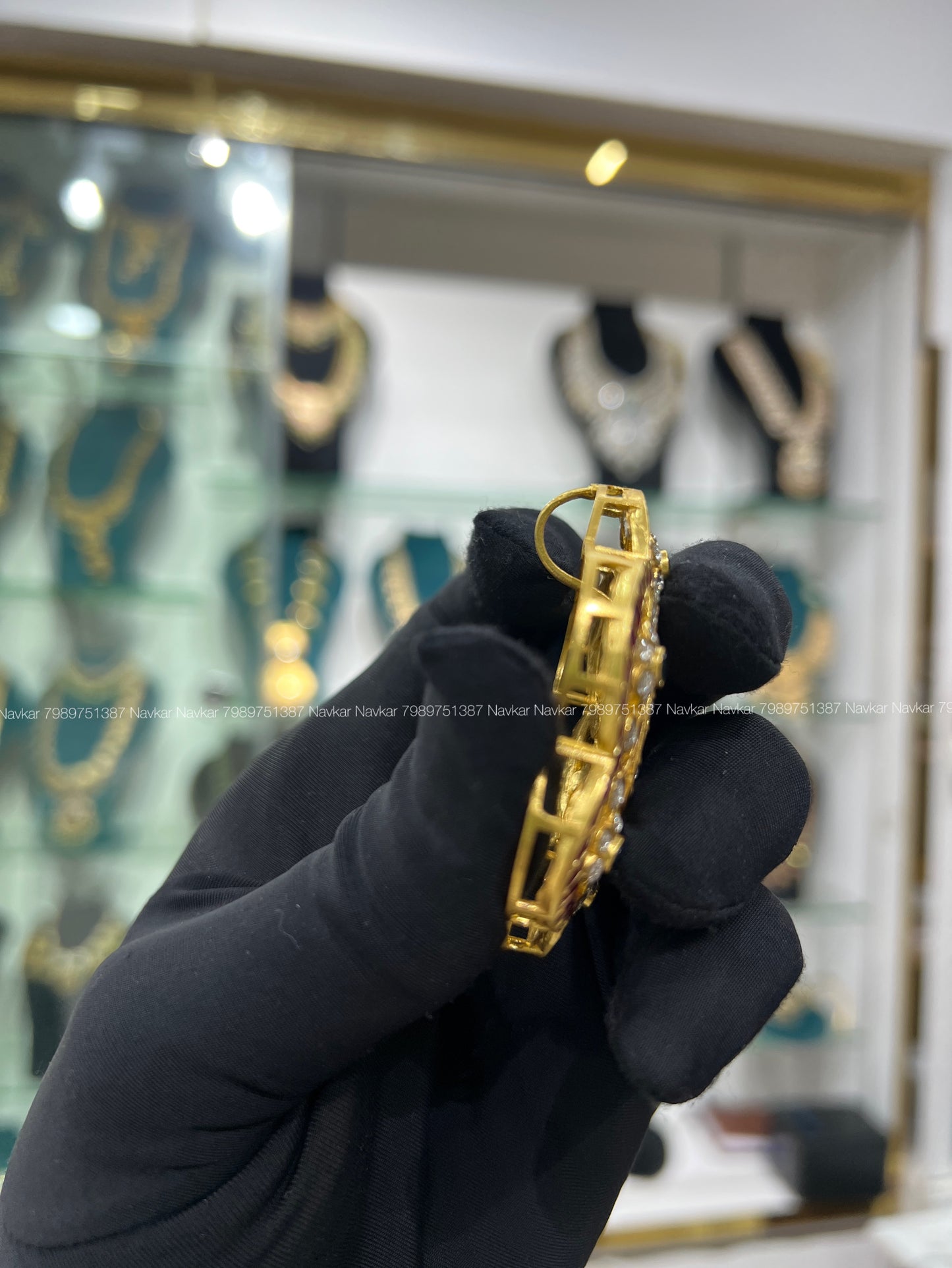 Kundan locket