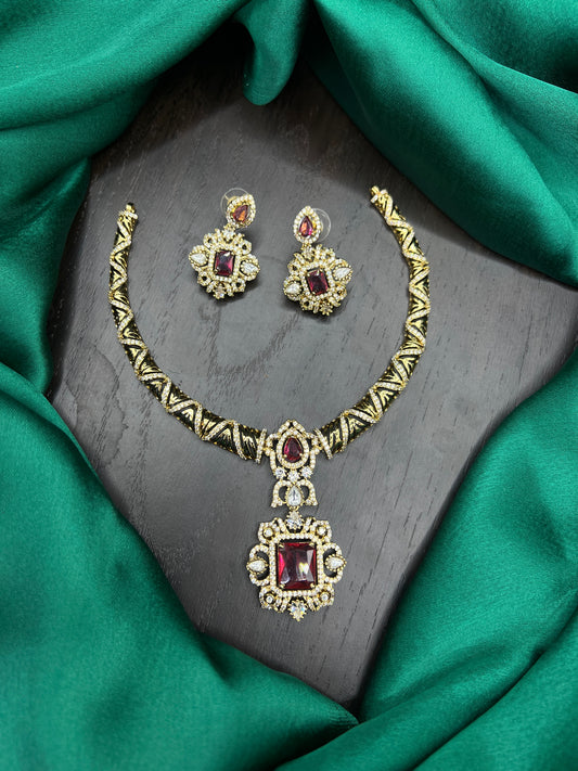Victoria necklace kante