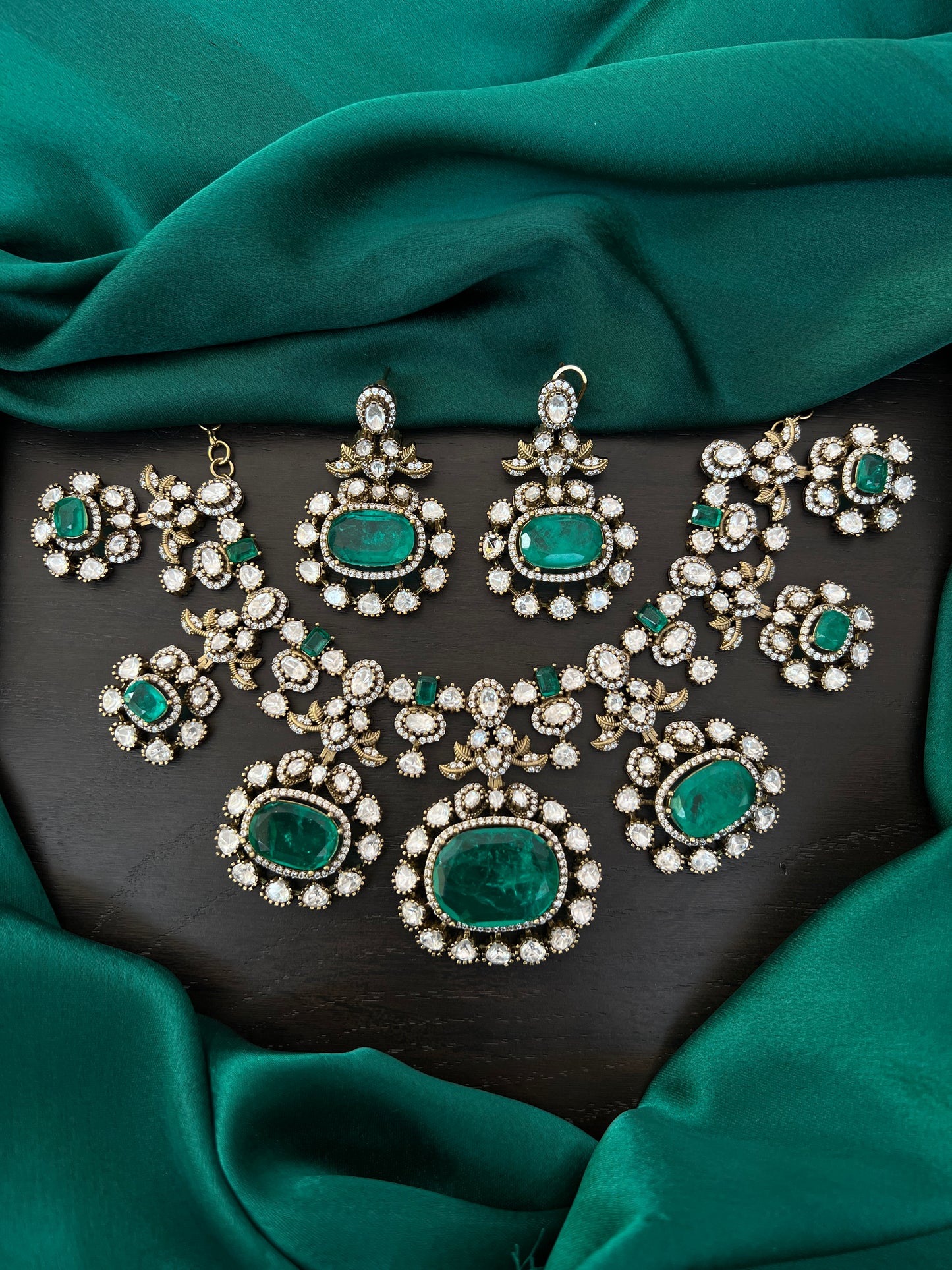 Mossonite haram and earrings