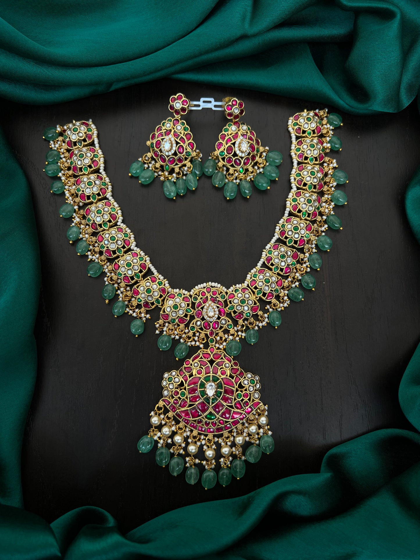 Kundan necklace
