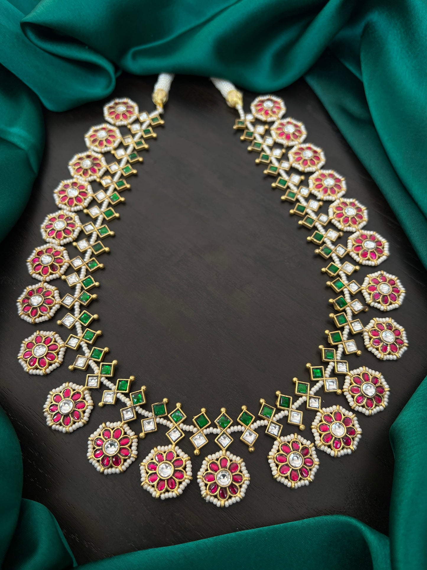 Kundan bottu Mala