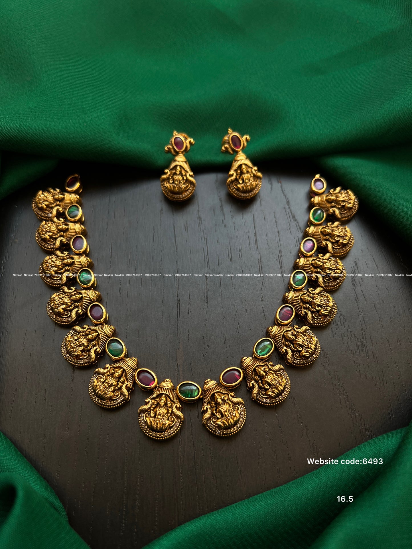 Matt necklace