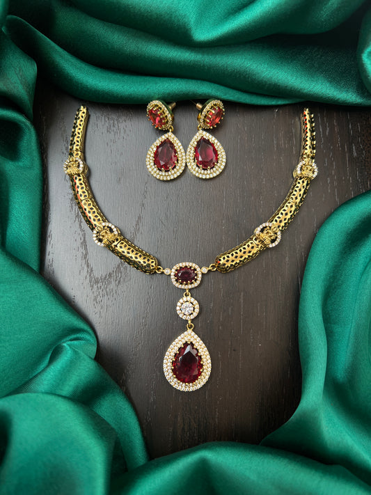 KANTI NECKLACE